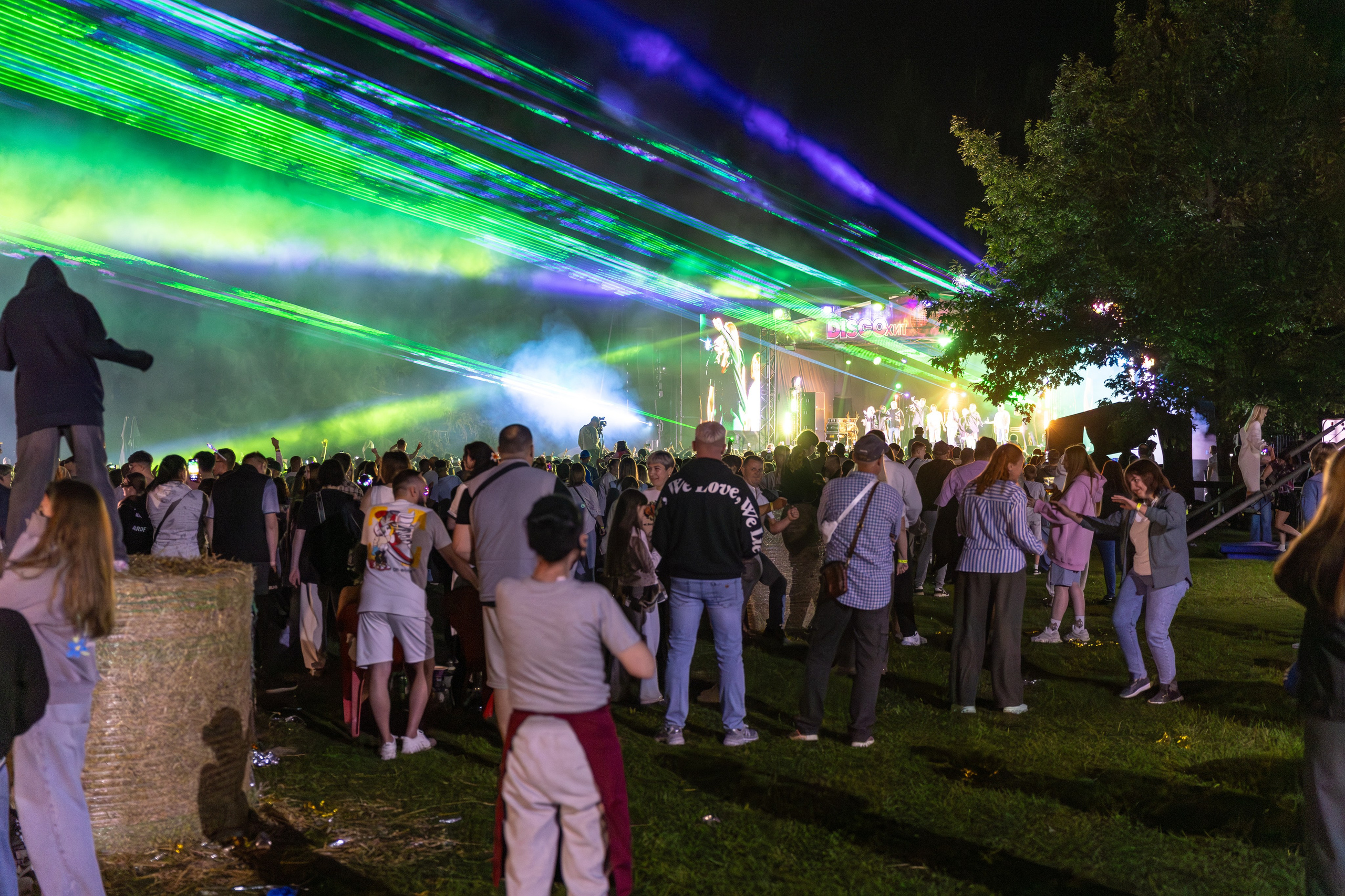 Дискохит. Профессиональный интерьерный и репортажный фотограф Минск и РБ. Максим Орлов