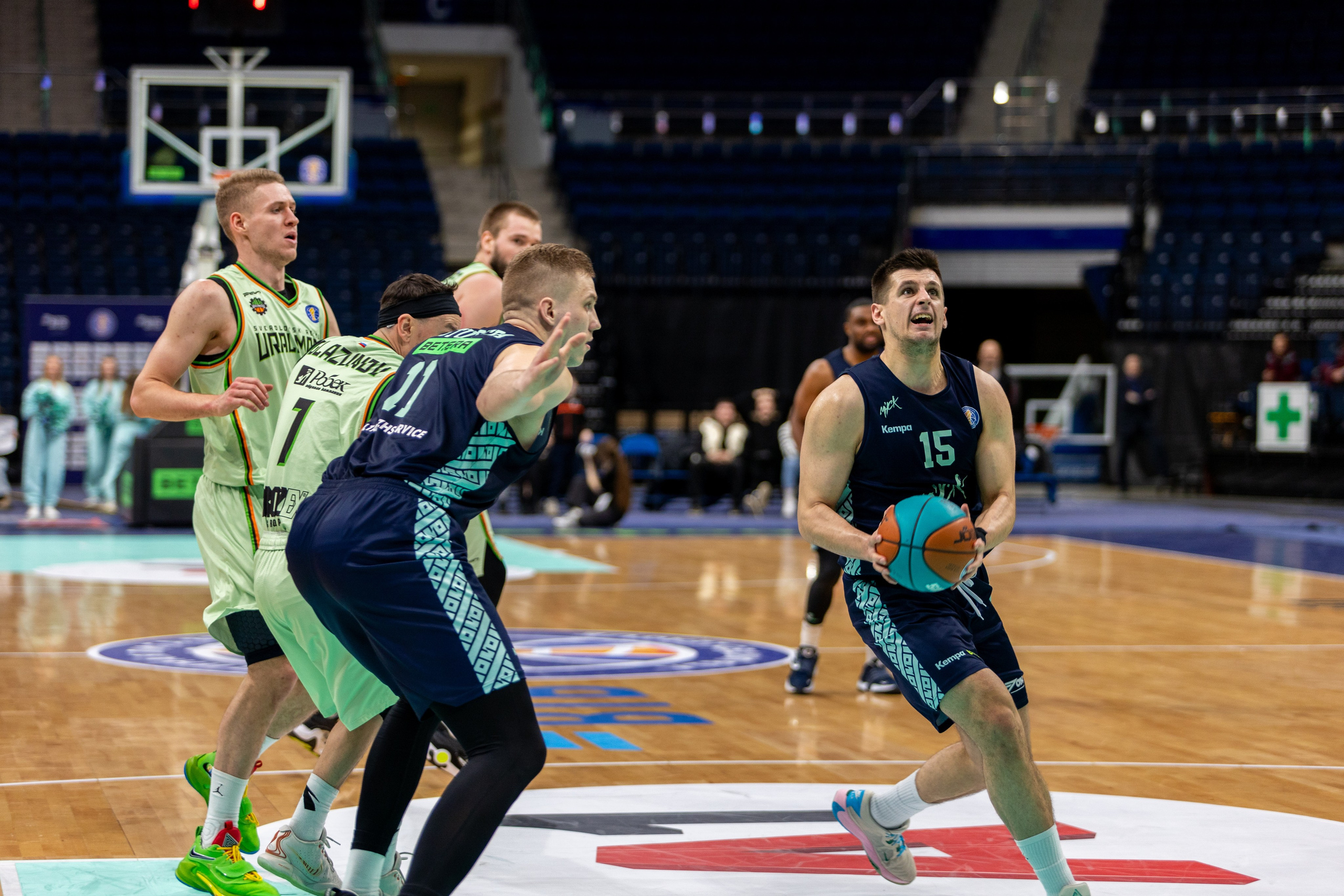 Баскетбол. Лучшие кадры. Минск — Уралмаш 13.02.2024. Профессиональный интерьерный и репортажный фотограф Минск и РБ. Максим Орлов