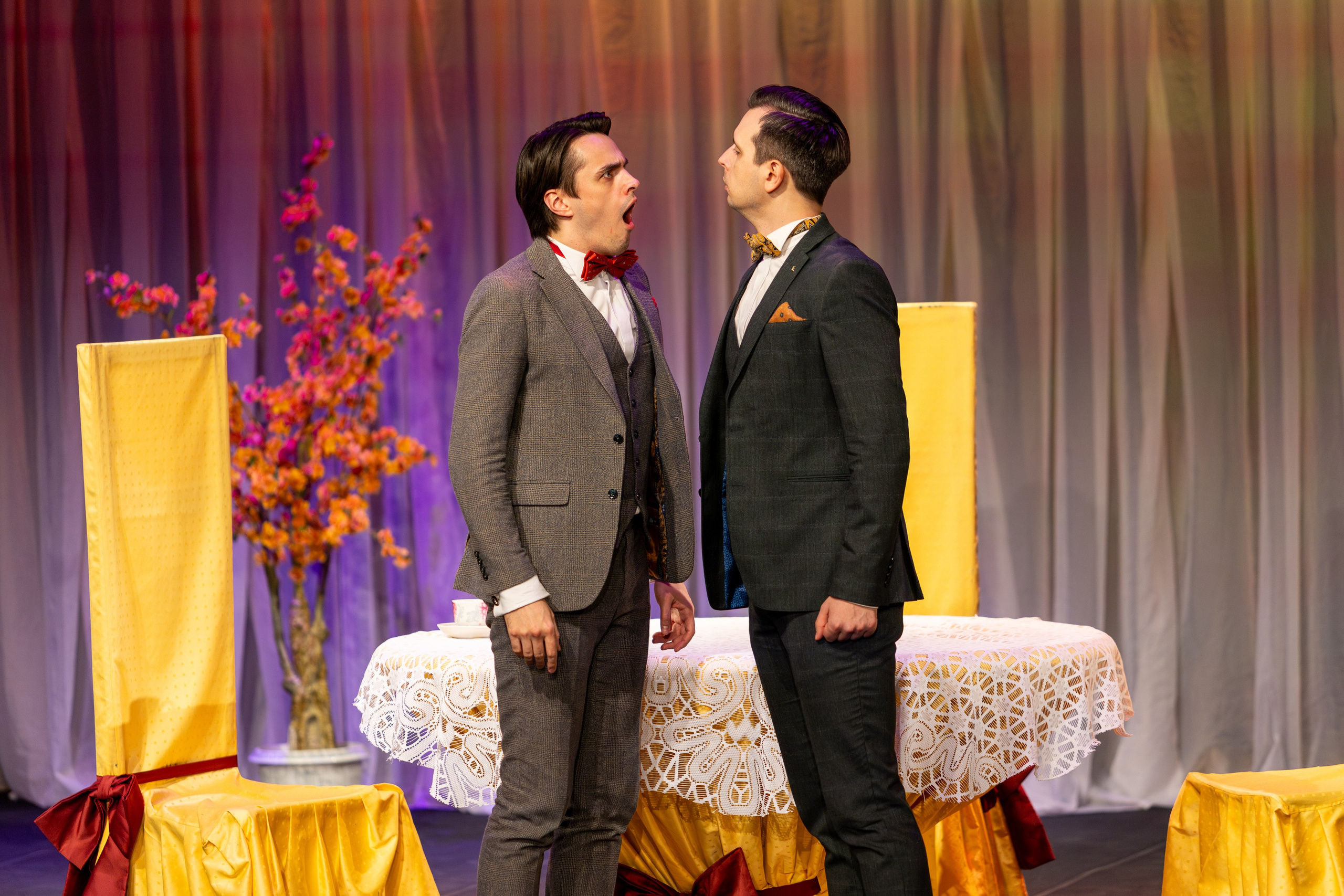 Новый театр «Как важно быть серьезным». Профессиональный интерьерный и репортажный фотограф Минск и РБ. Максим Орлов