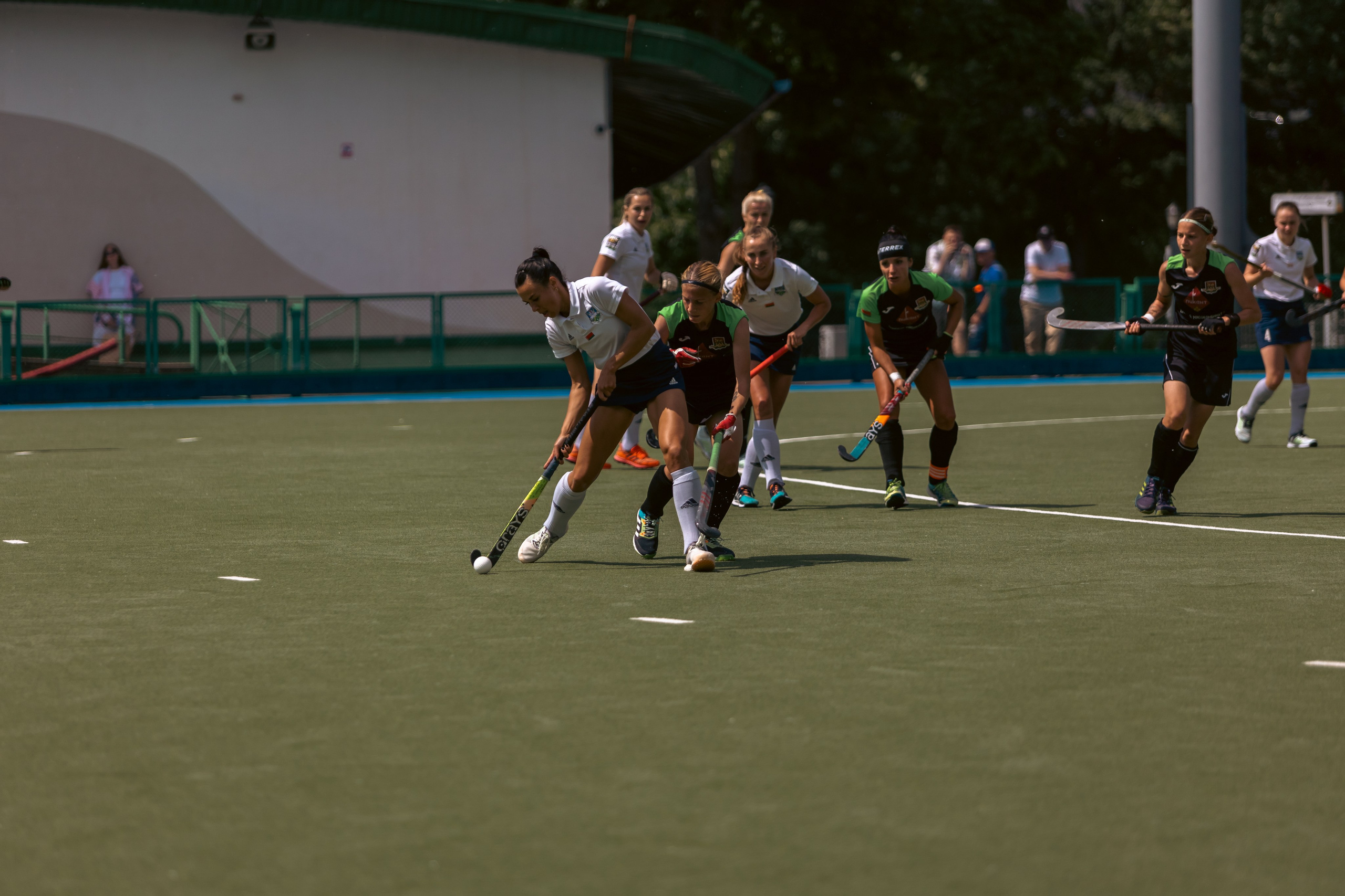 Хоккей на траве. Девушки. Минск — Текстильщик 29.052024. Профессиональный интерьерный и репортажный фотограф Минск и РБ. Максим Орлов