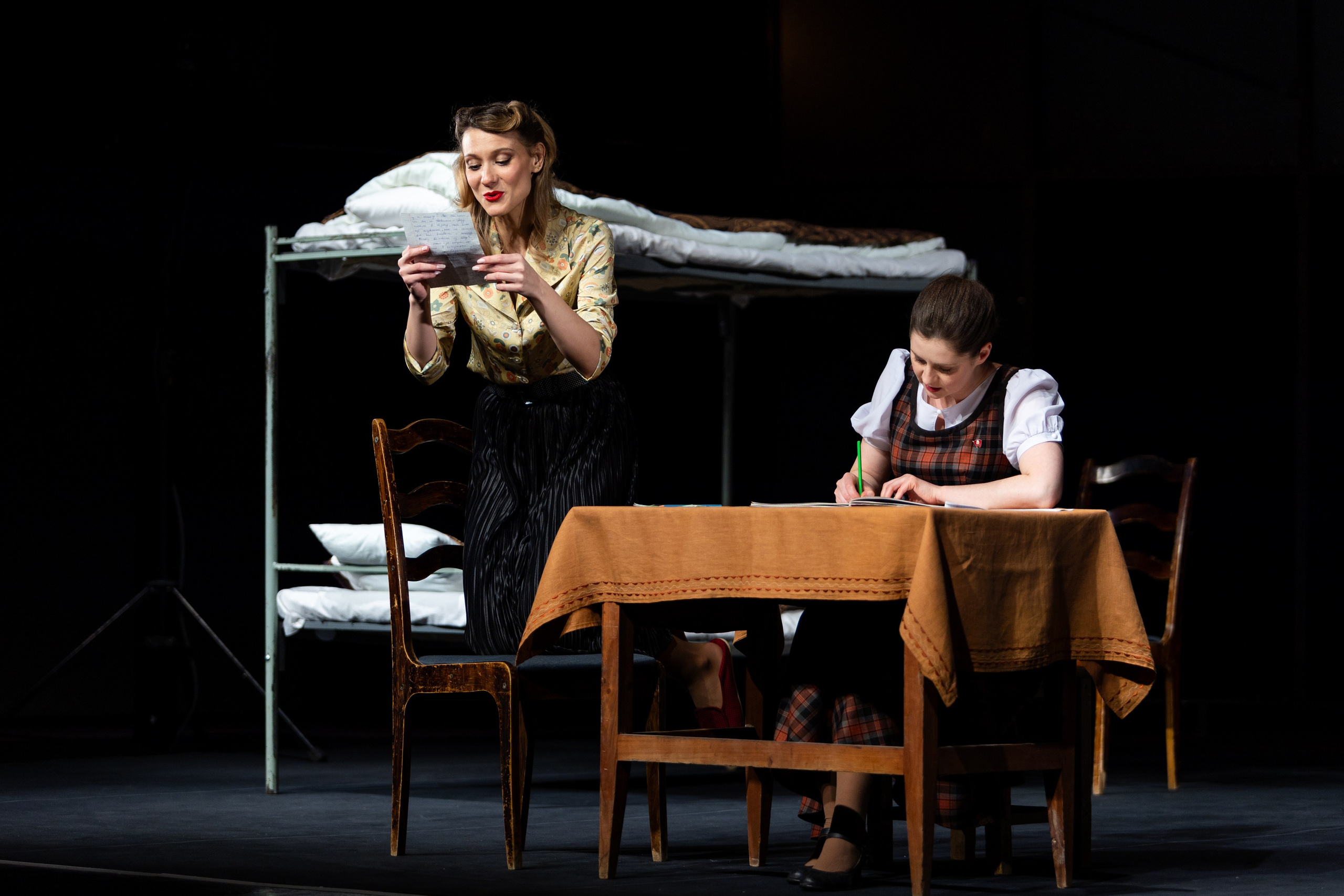 Новый театр «Фабричная девчонка». Профессиональный интерьерный и репортажный фотограф Минск и РБ. Максим Орлов