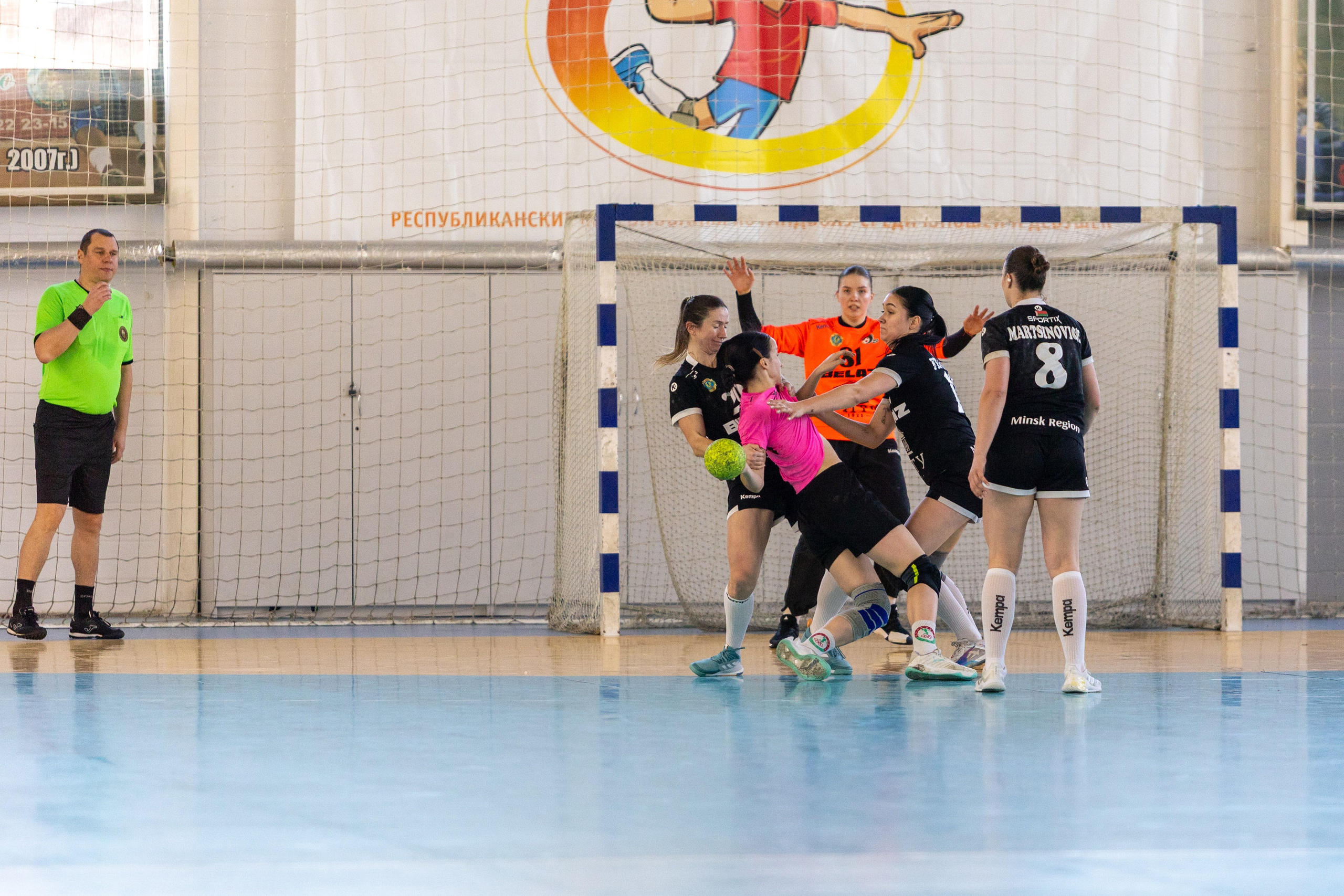 Женский гандбол. Лучшие кадры. БНТУ — Звезда. 08.02.2025. Профессиональный интерьерный и репортажный фотограф Минск и РБ. Максим Орлов