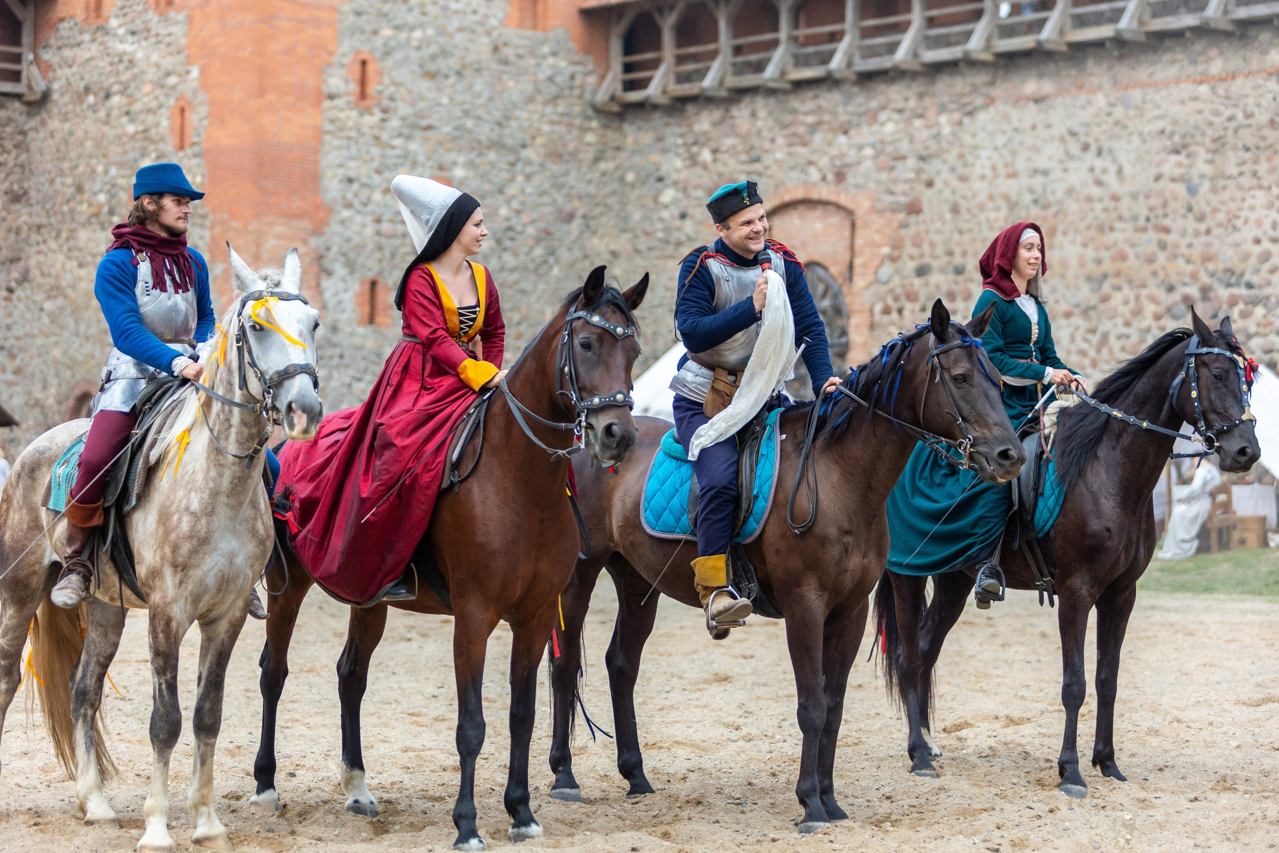 Выступление «Золотой шпоры» на празднике города Лиды. Профессиональный интерьерный и репортажный фотограф Минск и РБ. Максим Орлов