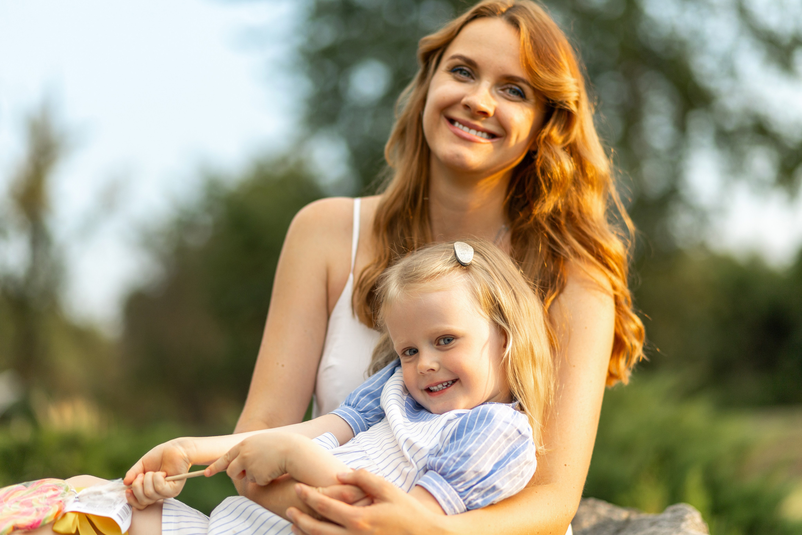 Стеша с мамой. Профессиональный интерьерный и репортажный фотограф Минск и РБ. Максим Орлов