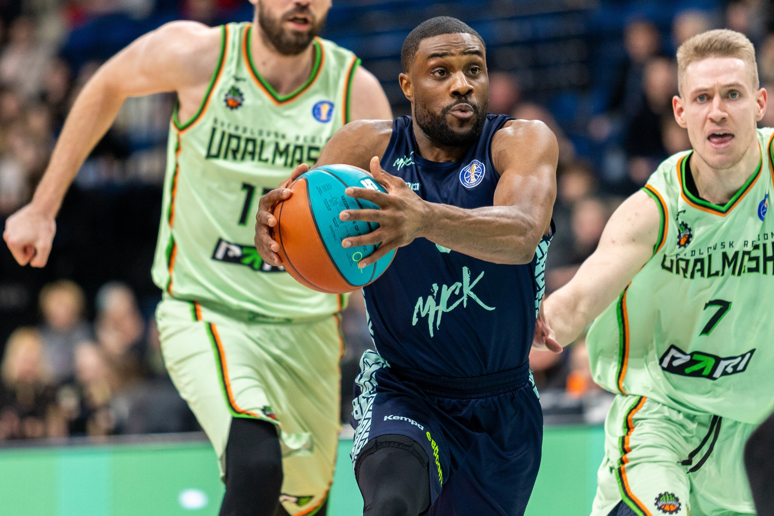 Баскетбол. Лучшие кадры. Минск — Уралмаш 13.02.2024. Профессиональный интерьерный и репортажный фотограф Минск и РБ. Максим Орлов