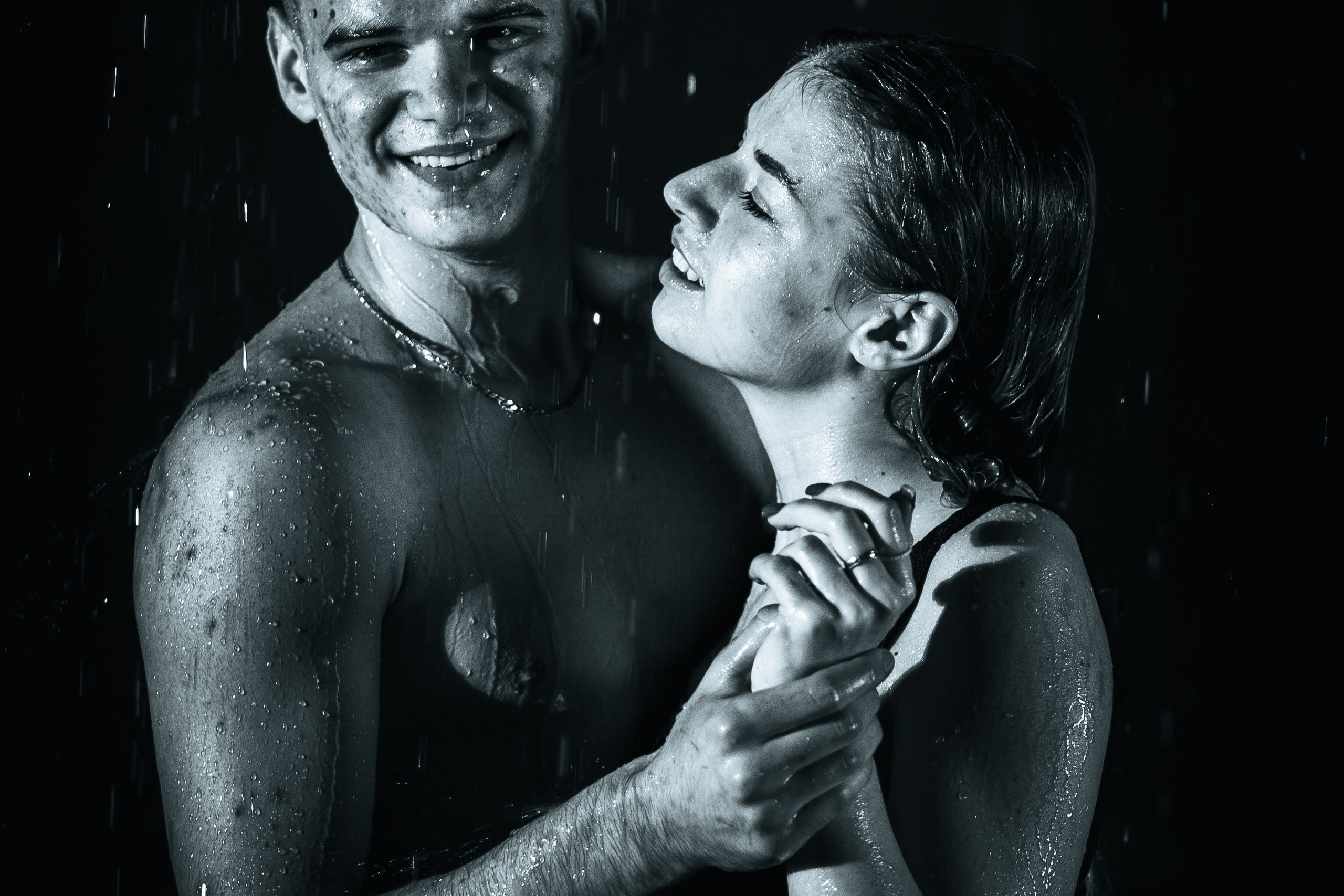 Лав стори в душе двух влюбленных. Профессиональный интерьерный и репортажный фотограф Минск и РБ. Максим Орлов