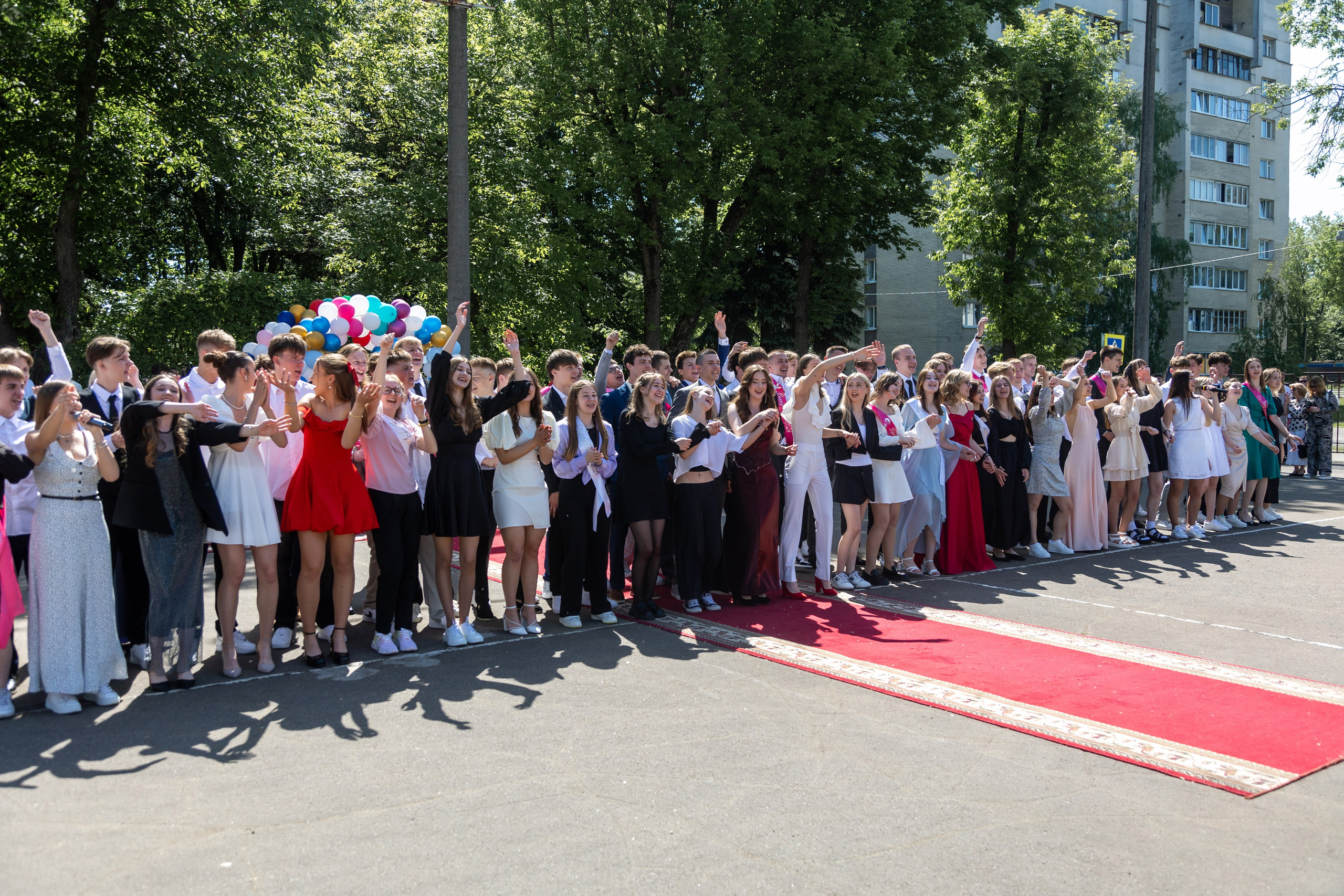 Школа 47. Последний звонок. Профессиональный интерьерный и репортажный фотограф Минск и РБ. Максим Орлов