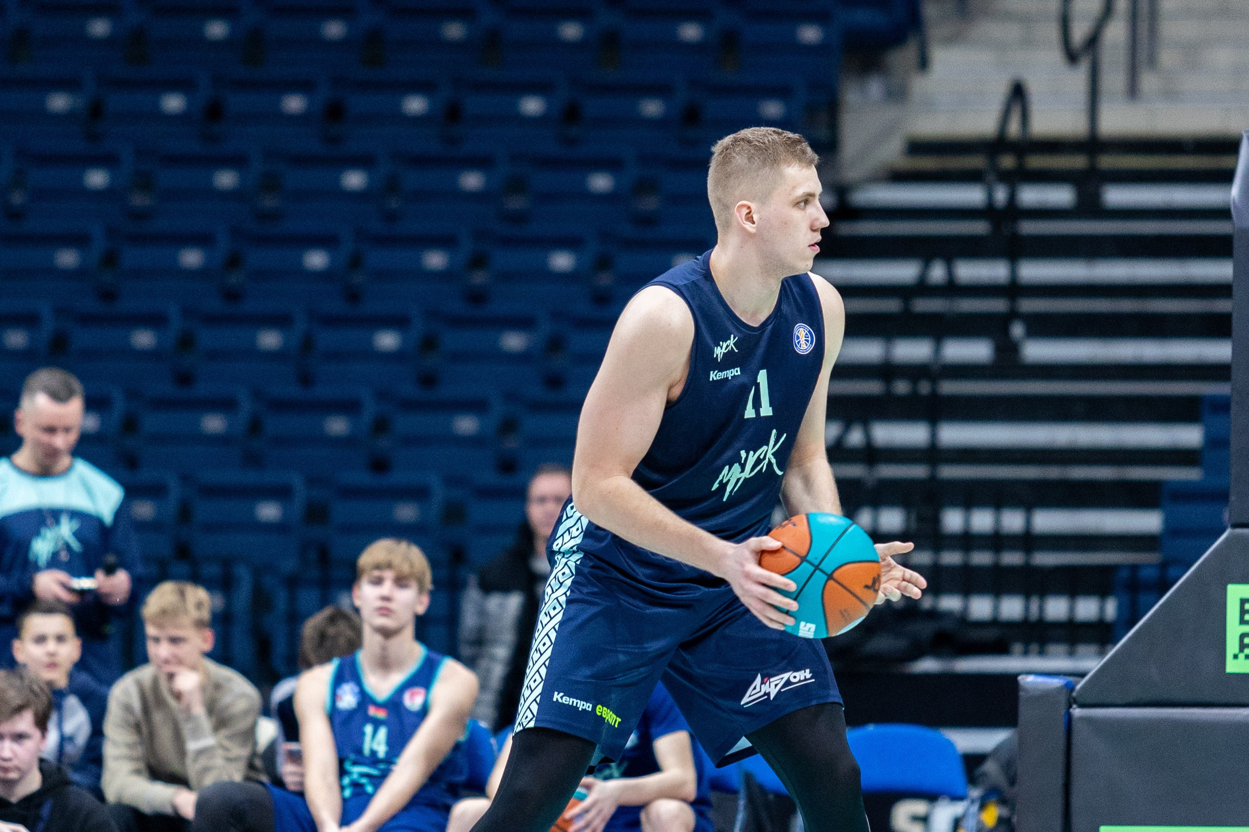 Баскетбол. Лучшие кадры. Минск — Уралмаш 13.02.2024. Профессиональный интерьерный и репортажный фотограф Минск и РБ. Максим Орлов