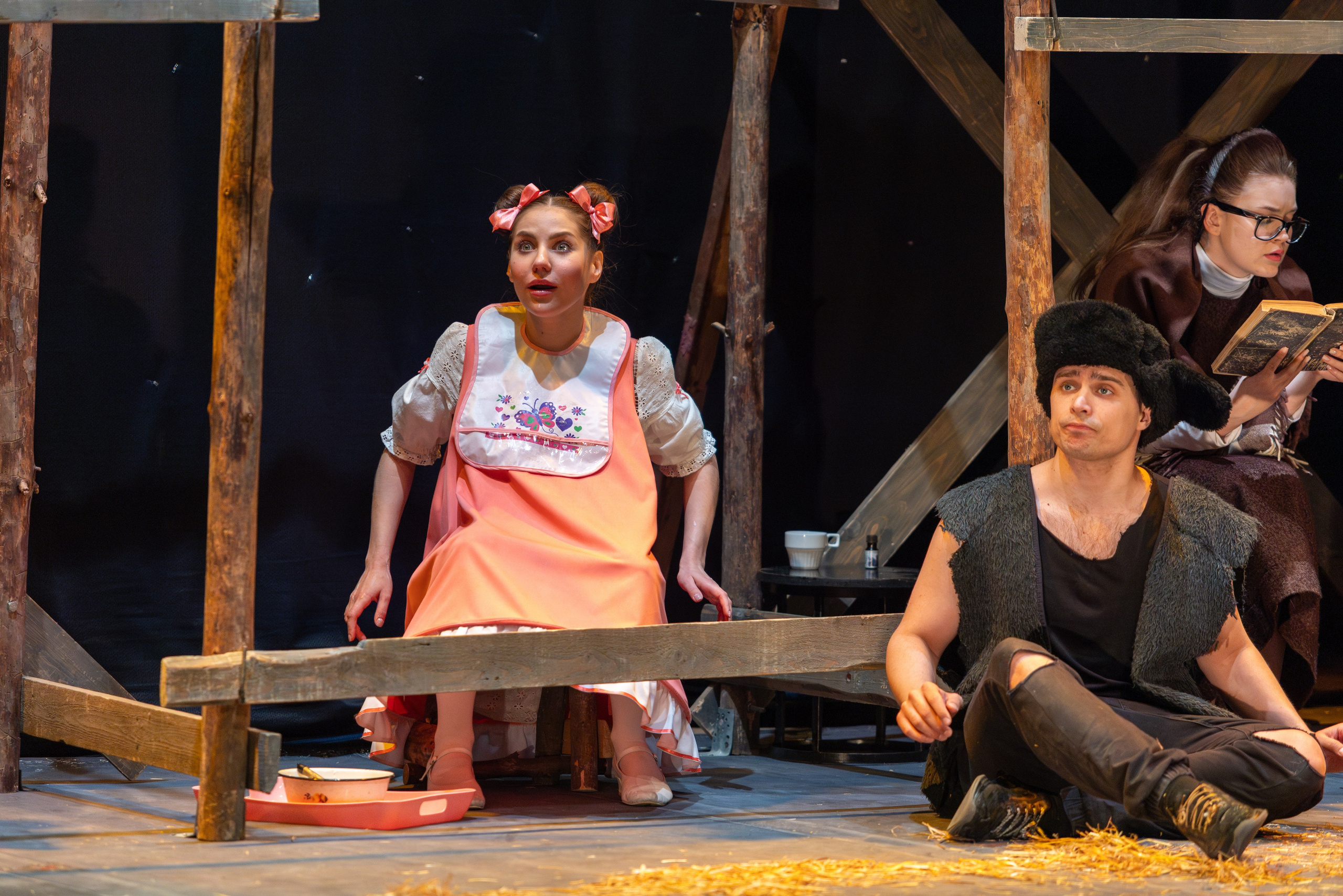 Театр белорусской армии «Очень простая история». Профессиональный интерьерный и репортажный фотограф Минск и РБ. Максим Орлов