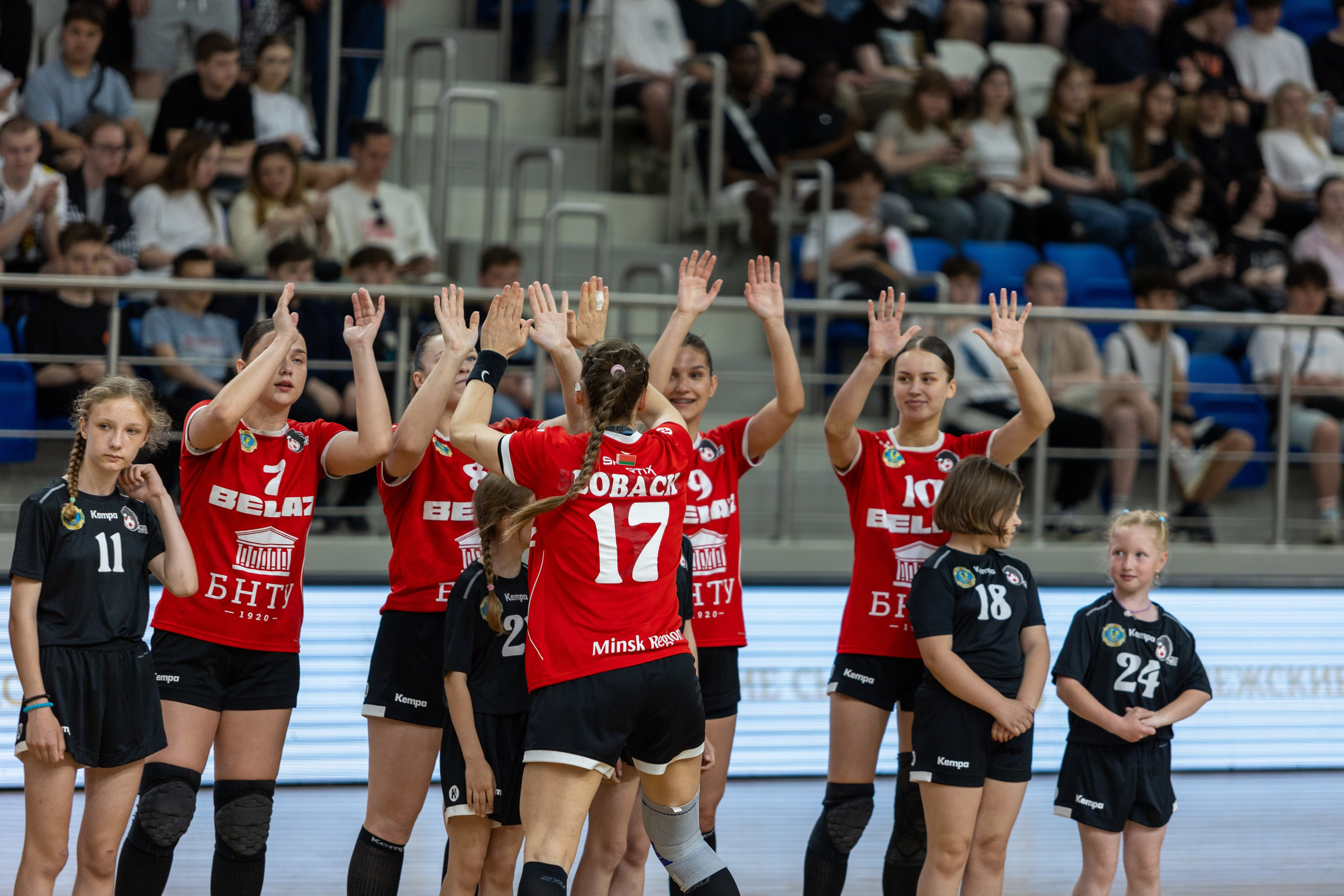 Гандбол. Финал. БНТУ — Гомель. 25.05.2024. Профессиональный интерьерный и репортажный фотограф Минск и РБ. Максим Орлов