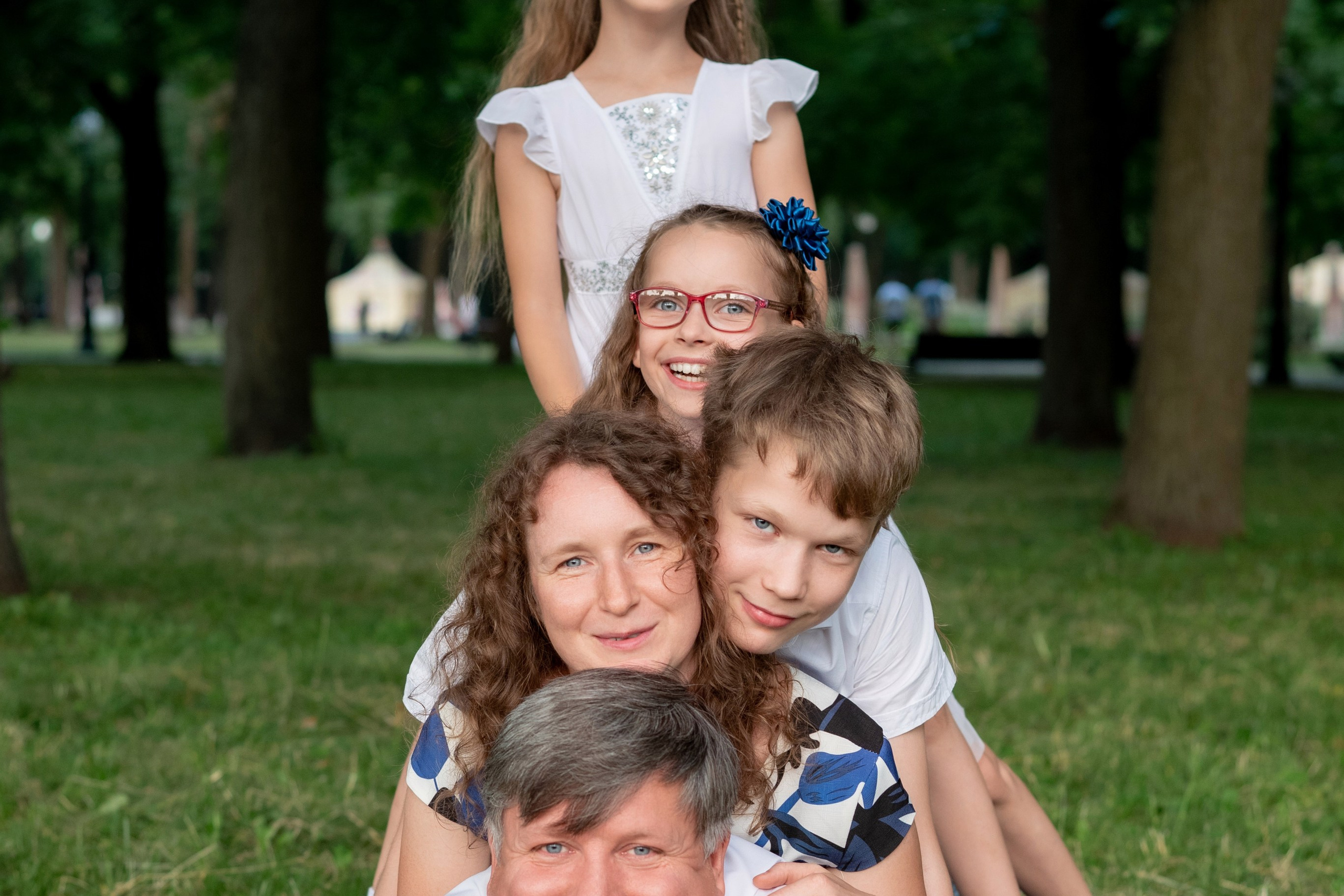 Кирилл + Таня = Леша, Аня и Настя. Профессиональный интерьерный и репортажный фотограф Минск и РБ. Максим Орлов