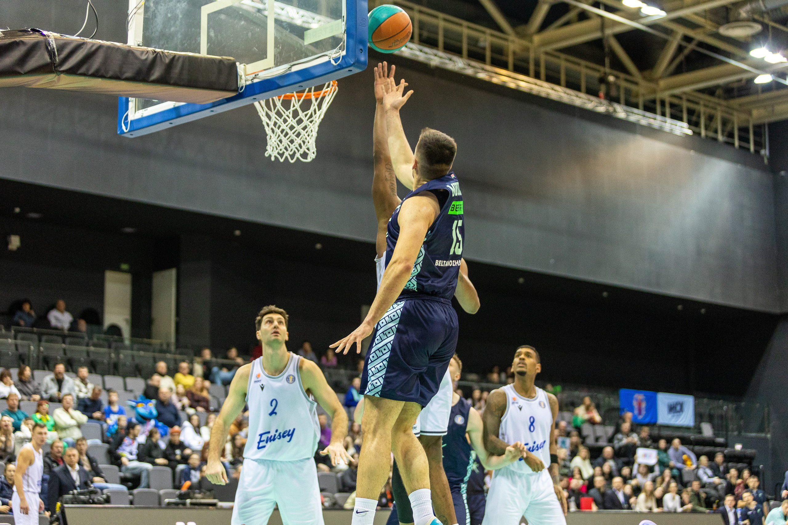 Баскетбол. Лучшие кадры. Минск — Енисей. 11.12.2023. Профессиональный интерьерный и репортажный фотограф Минск и РБ. Максим Орлов