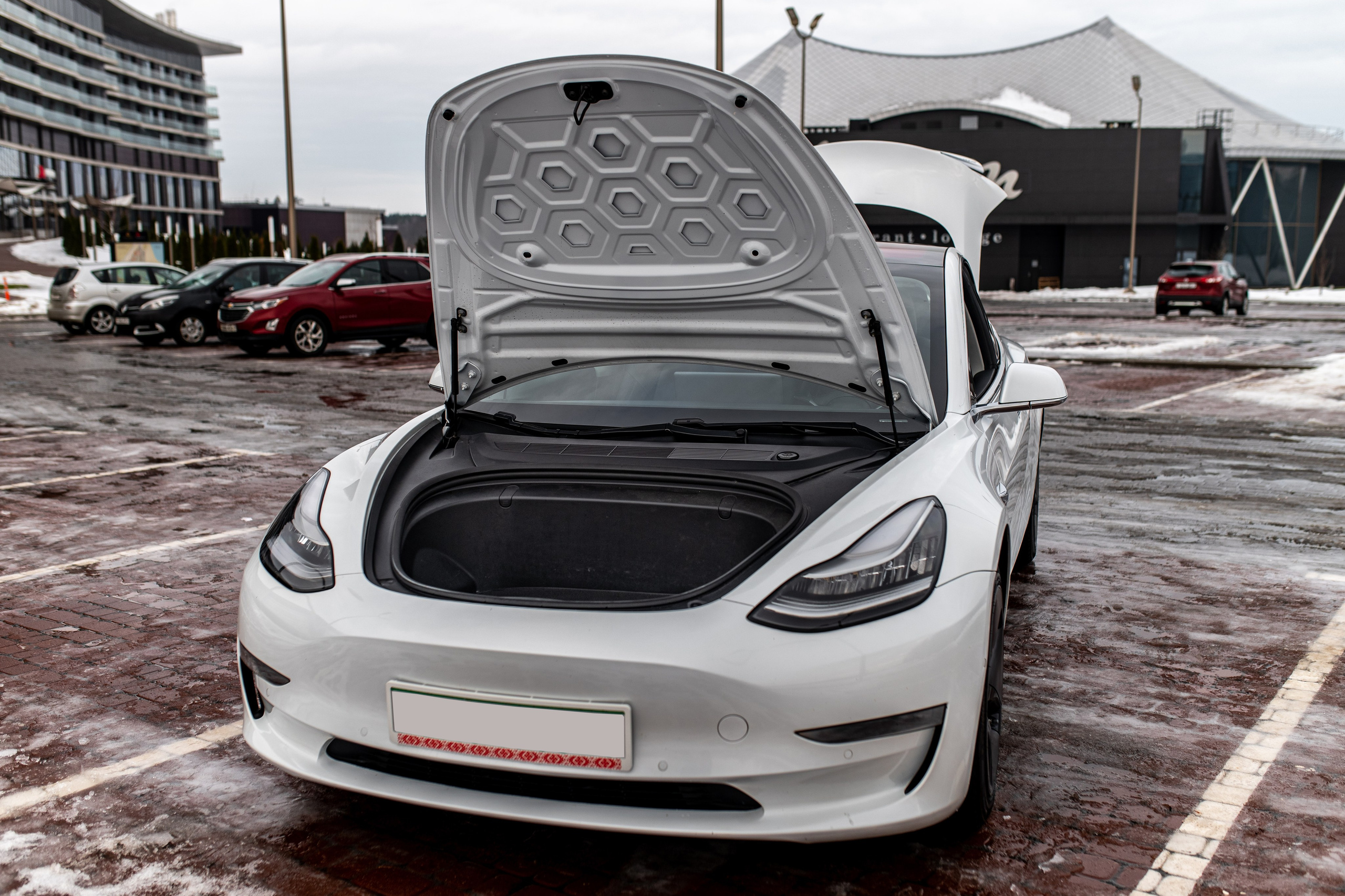 Тесла 3. Профессиональный интерьерный и репортажный фотограф Минск и РБ. Максим Орлов