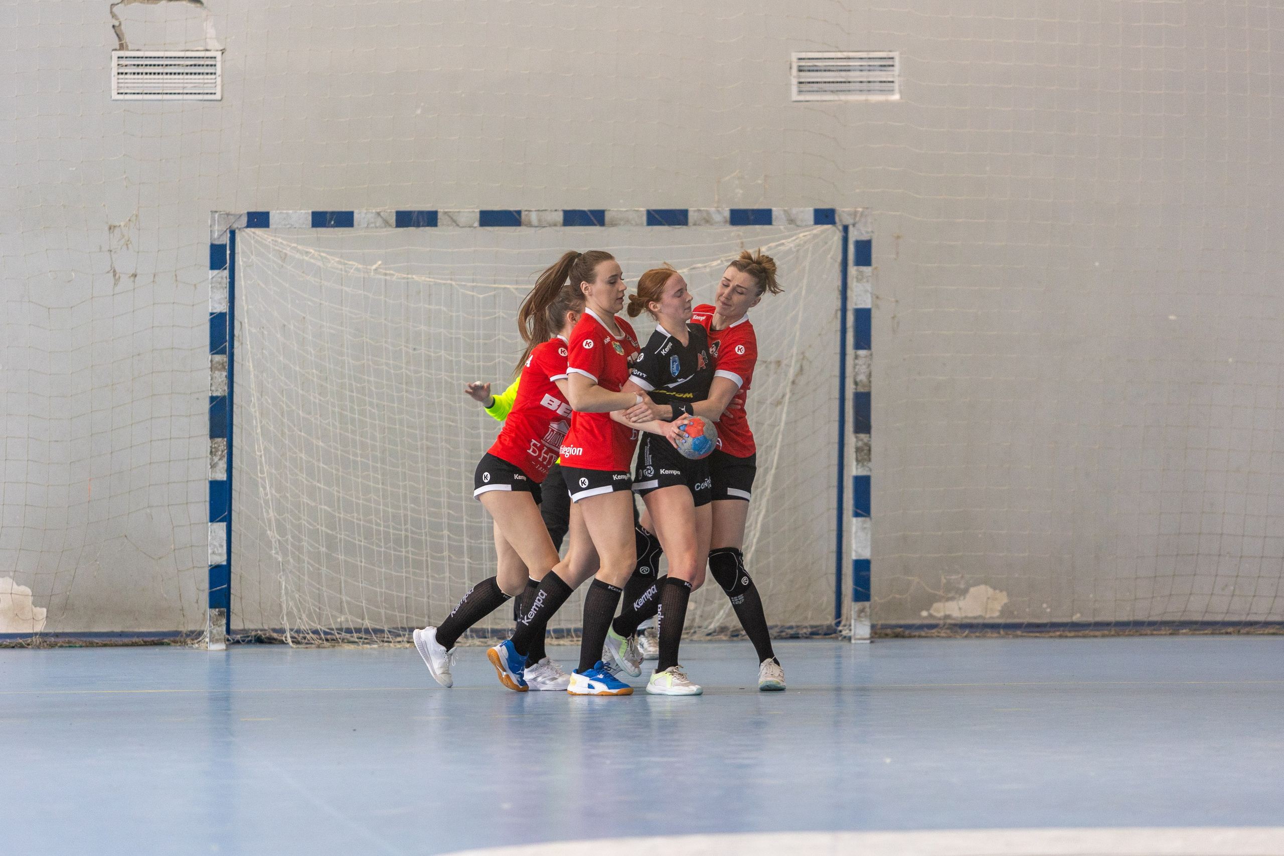 Гандбол. БНТУ — Березина. Профессиональный интерьерный и репортажный фотограф Минск и РБ. Максим Орлов