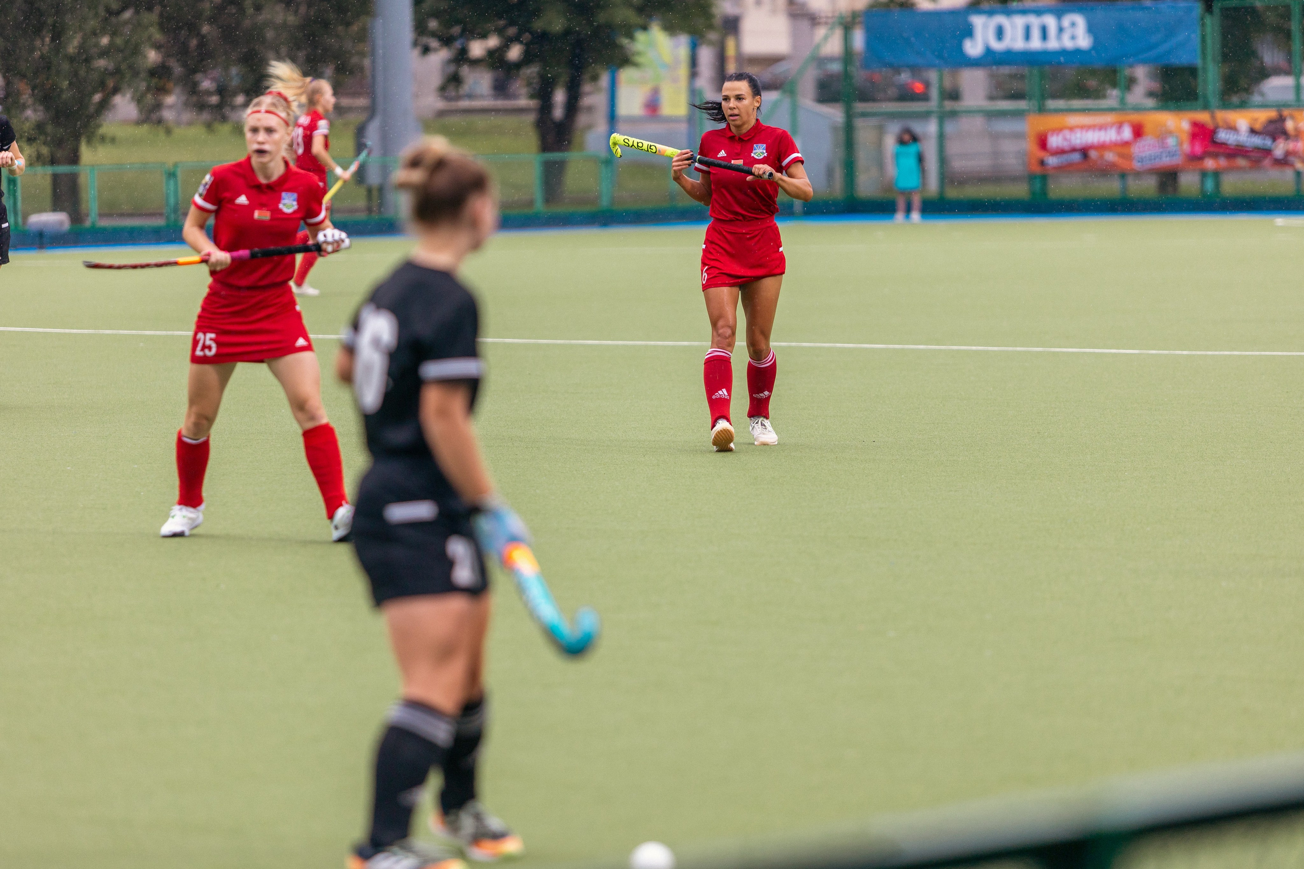 Хоккей на траве. Девушки. ХК Минск — ХК Виктория (Смолевичи) 10.06.2024. Профессиональный интерьерный и репортажный фотограф Минск и РБ. Максим Орлов