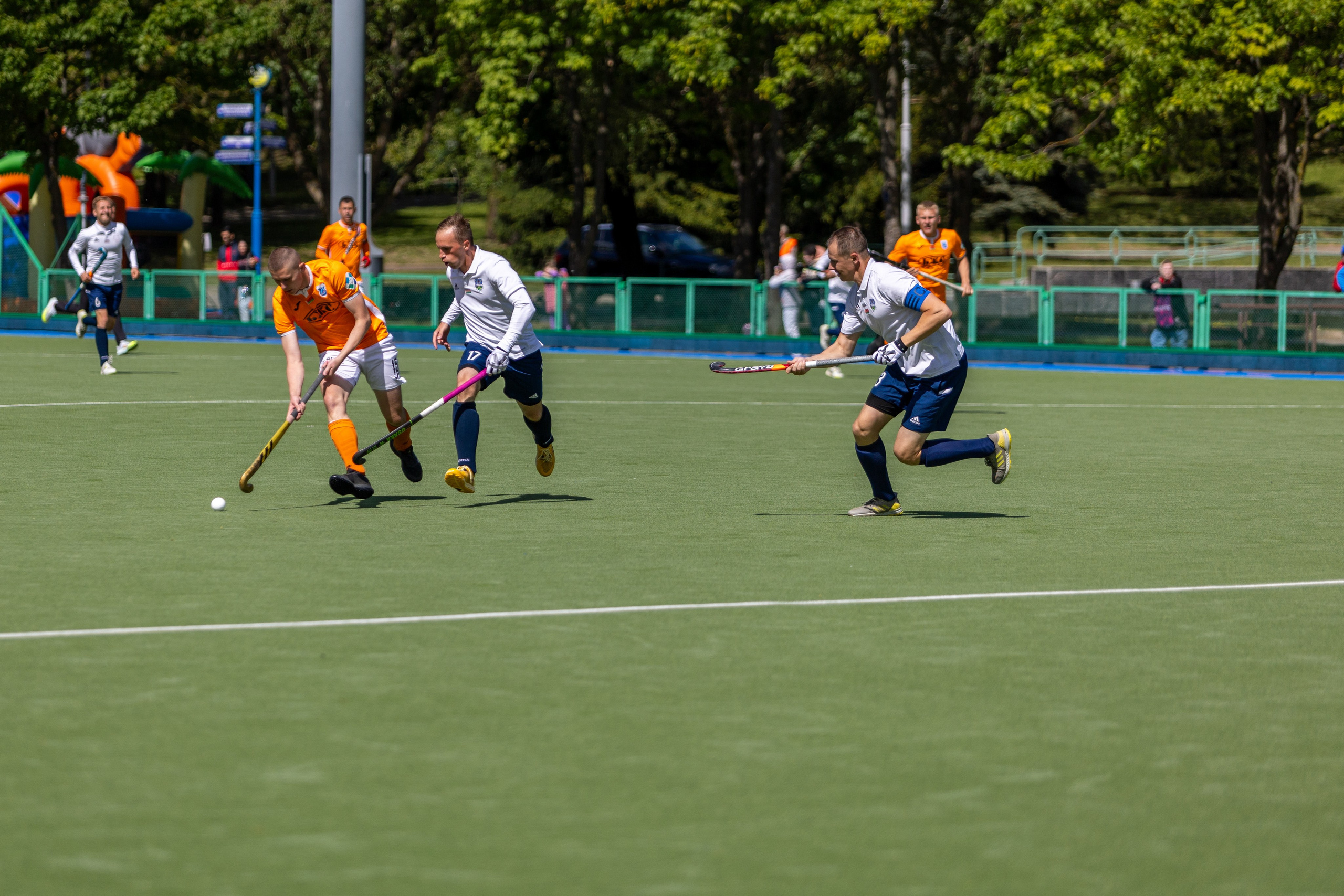 Хоккей на траве. ХК Минск — СК Строитель 12.05.2024. Профессиональный интерьерный и репортажный фотограф Минск и РБ. Максим Орлов