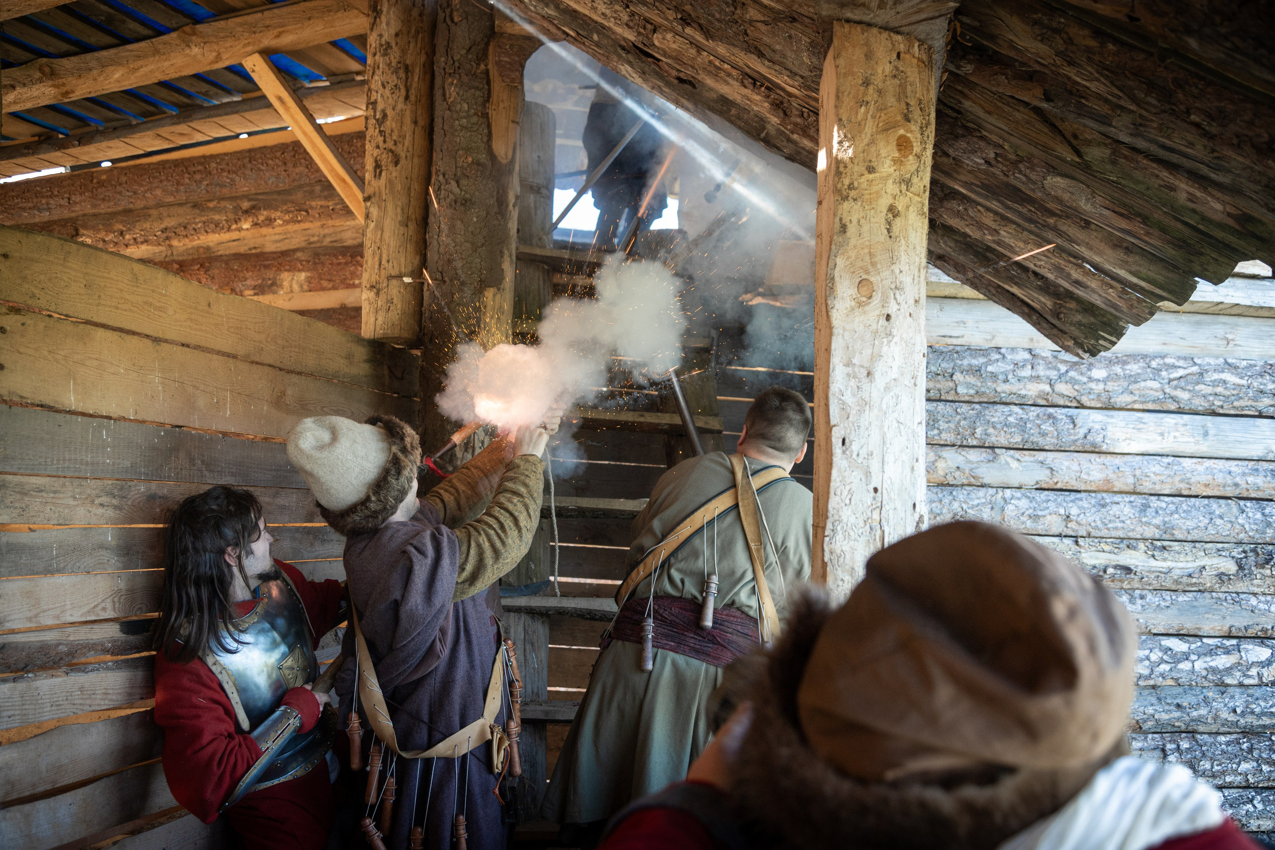 Золотая шпора. Огнем и мечем. День второй. Вылазка в лес. Штурм фортеции. Княжеский пир. Профессиональный интерьерный и репортажный фотограф Минск и РБ. Максим Орлов
