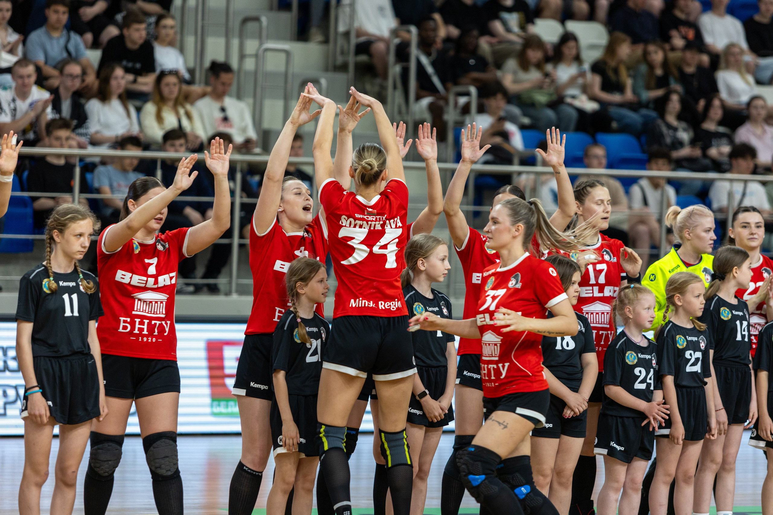 Гандбол. Финал. БНТУ — Гомель. 25.05.2024. Профессиональный интерьерный и репортажный фотограф Минск и РБ. Максим Орлов