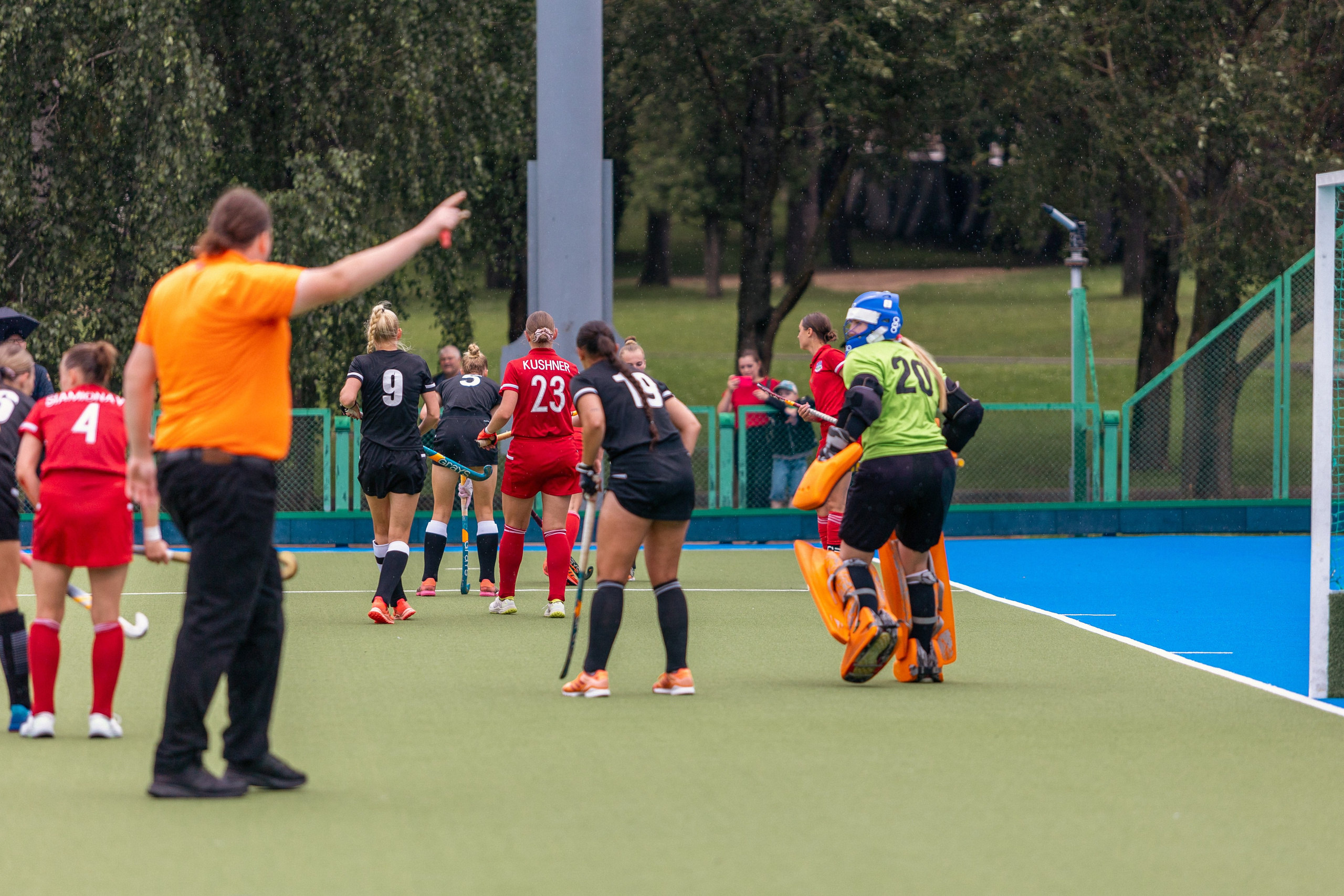 Хоккей на траве. Девушки. ХК Минск — ХК Виктория (Смолевичи) 10.06.2024. Профессиональный интерьерный и репортажный фотограф Минск и РБ. Максим Орлов