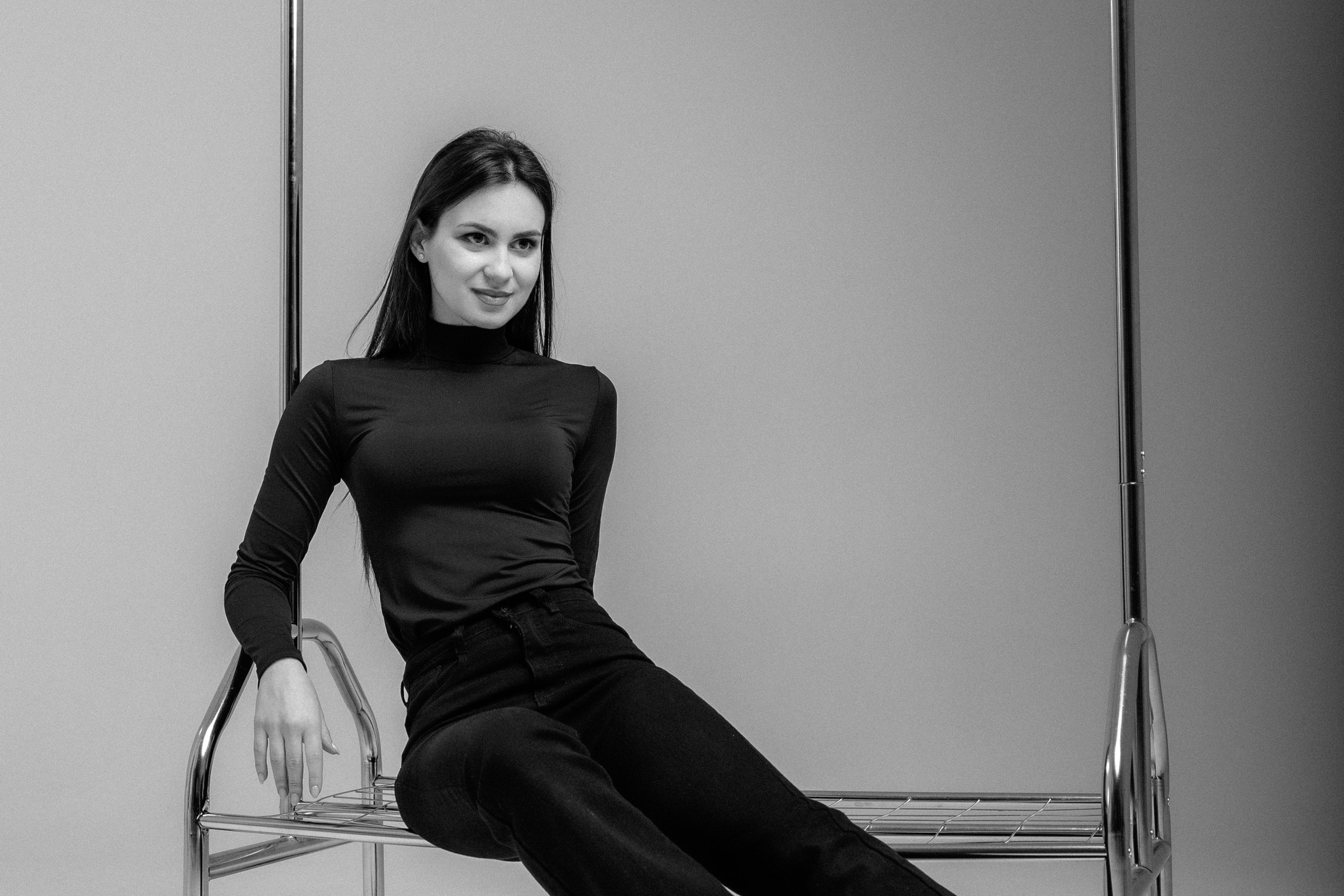 Настя (студийная на циклораме). Профессиональный интерьерный и репортажный фотограф Минск и РБ. Максим Орлов