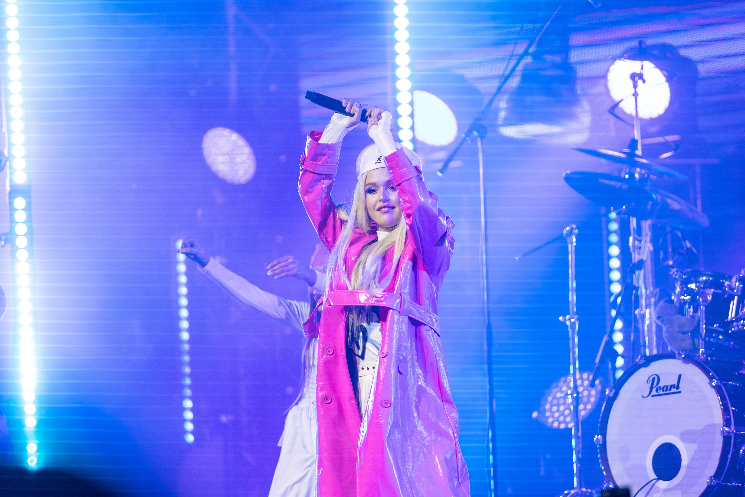 Концерт Насти Кравченко. Профессиональный интерьерный и репортажный фотограф Минск и РБ. Максим Орлов