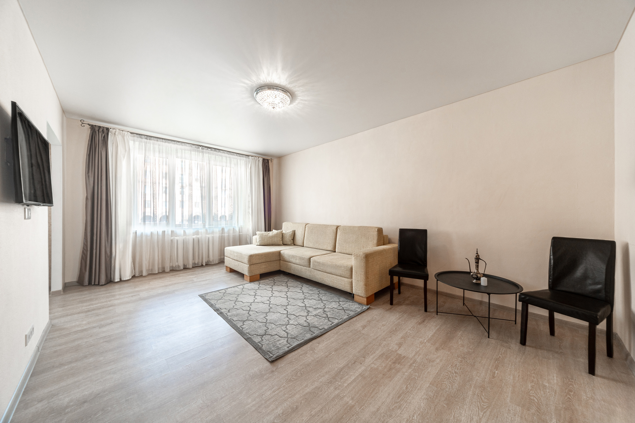 Пр. Независимости 74. Профессиональный интерьерный и репортажный фотограф Минск и РБ. Максим Орлов