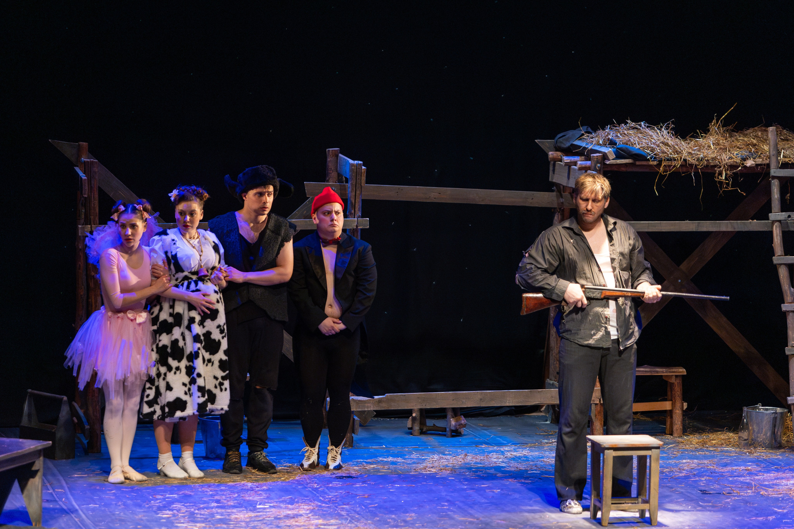 Театр белорусской армии «Очень простая история». Профессиональный интерьерный и репортажный фотограф Минск и РБ. Максим Орлов