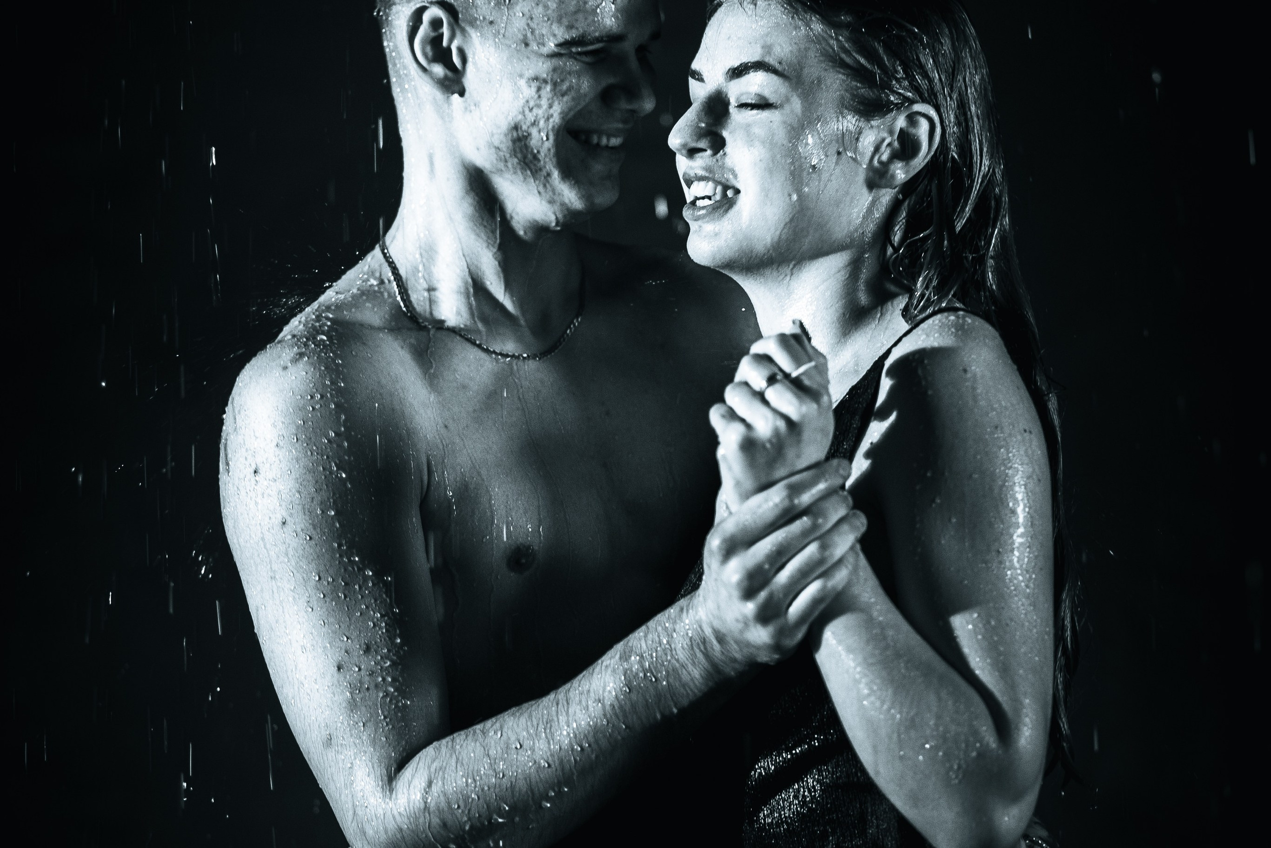 Лав стори в душе двух влюбленных. Профессиональный интерьерный и репортажный фотограф Минск и РБ. Максим Орлов