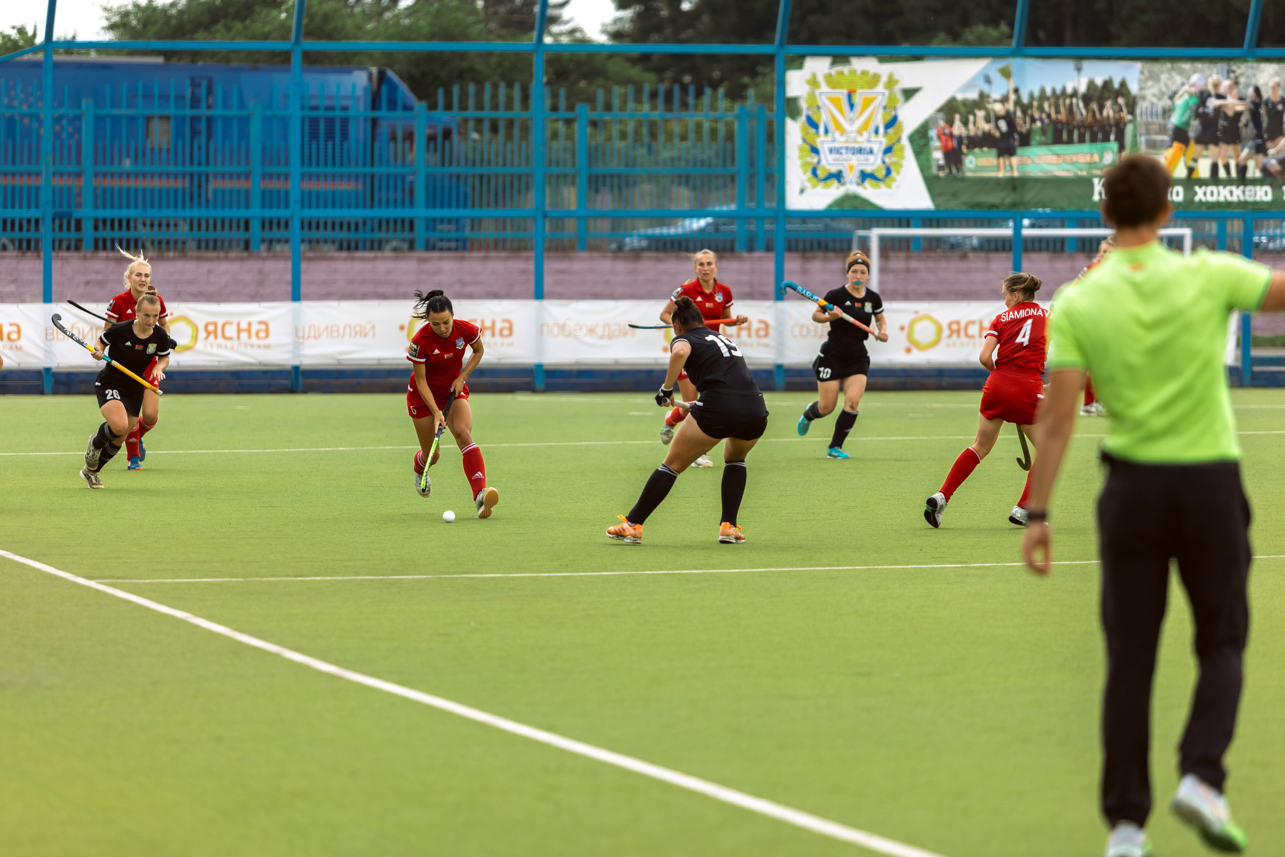 Хоккей на траве. Девушки. Минск — Виктория. 16.06.2024. Профессиональный интерьерный и репортажный фотограф Минск и РБ. Максим Орлов