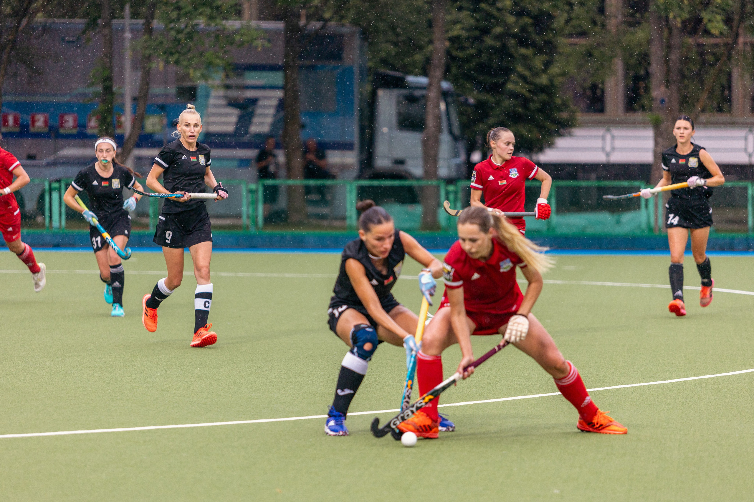 Хоккей на траве. Девушки. ХК Минск — ХК Виктория (Смолевичи) 10.06.2024. Профессиональный интерьерный и репортажный фотограф Минск и РБ. Максим Орлов