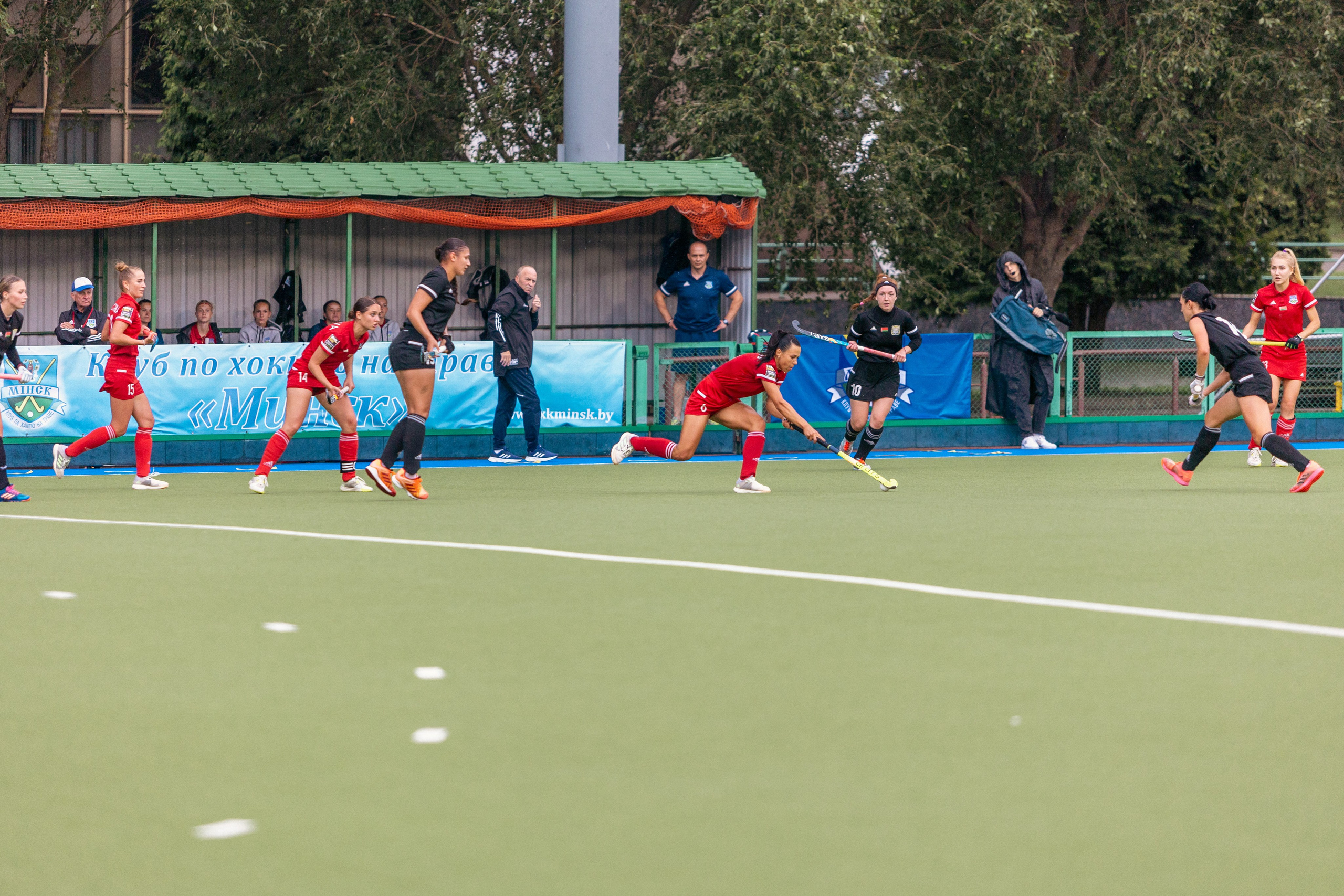 Хоккей на траве. Девушки. ХК Минск — ХК Виктория (Смолевичи) 10.06.2024. Профессиональный интерьерный и репортажный фотограф Минск и РБ. Максим Орлов