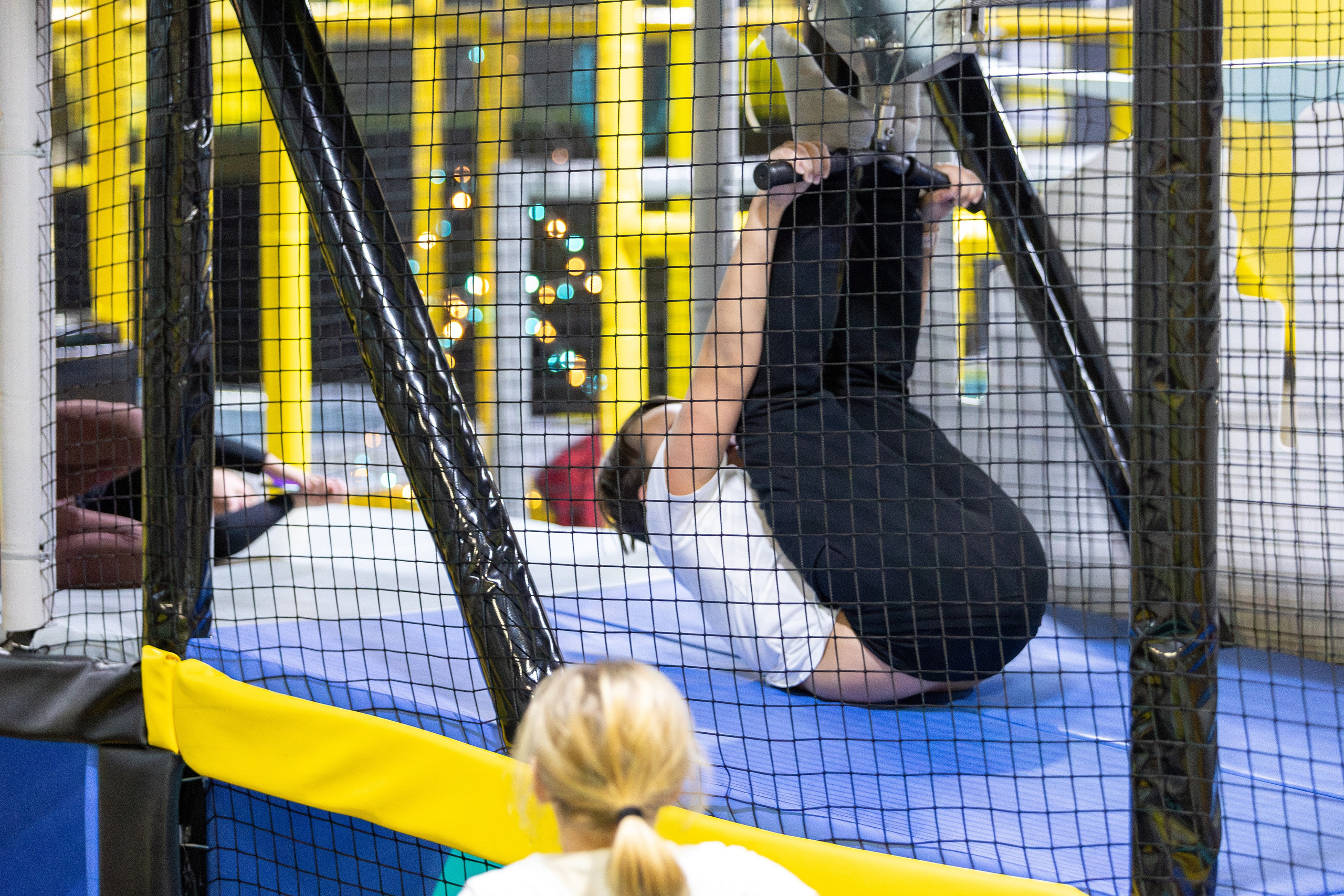 ДР Влада (батутная арена). Профессиональный интерьерный и репортажный фотограф Минск и РБ. Максим Орлов