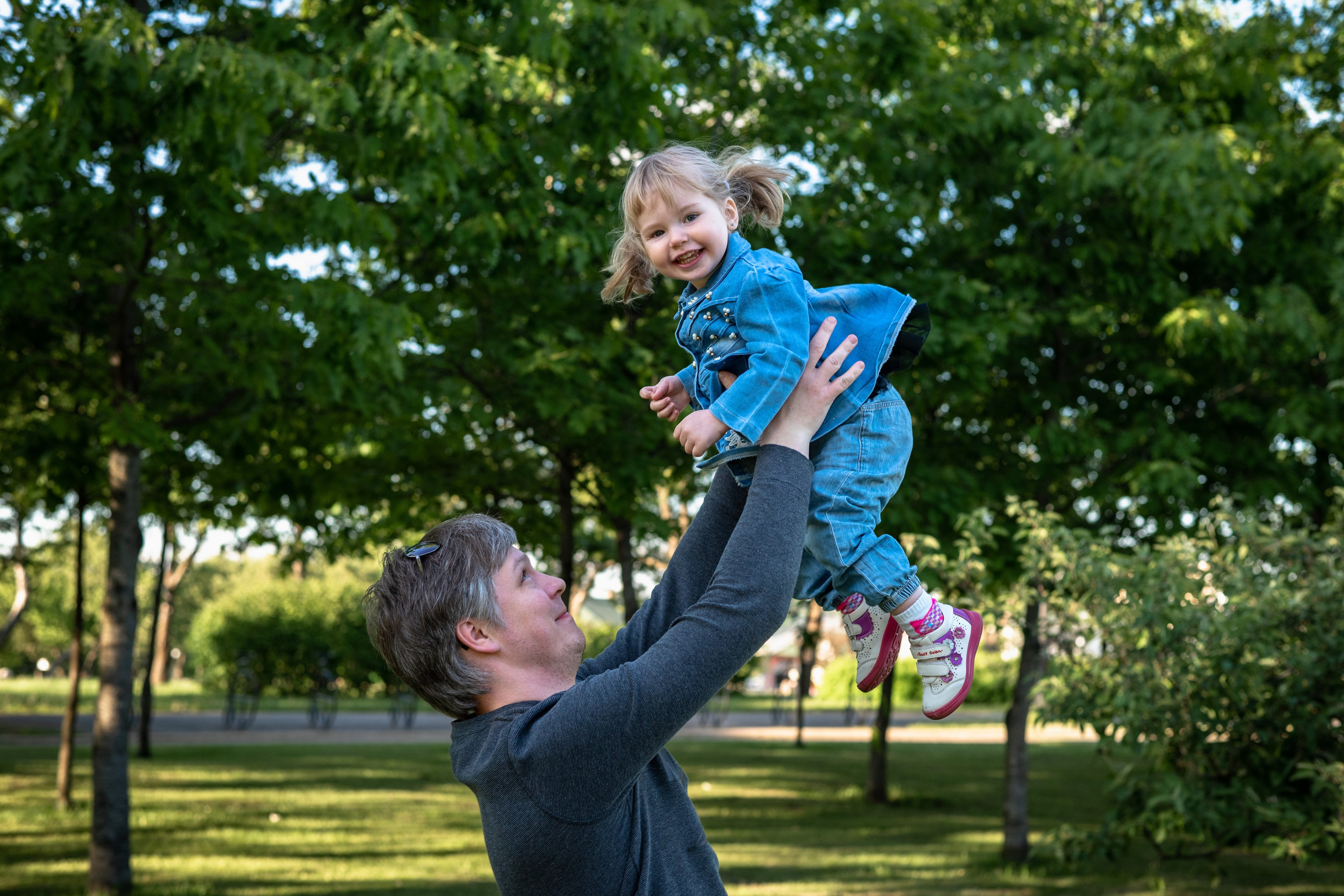 Илья и Аня, а также Кирилл, Андрей и Даша. Профессиональный интерьерный и репортажный фотограф Минск и РБ. Максим Орлов