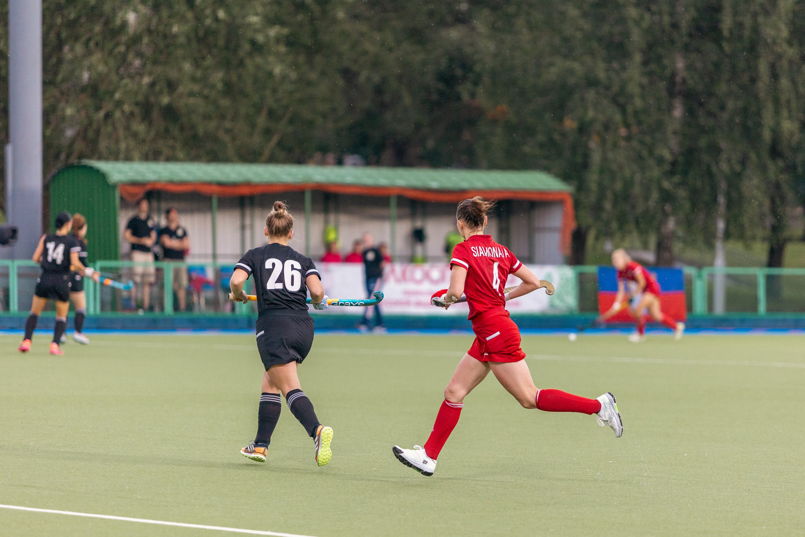 Хоккей на траве. Девушки. ХК Минск — ХК Виктория (Смолевичи) 10.06.2024. Профессиональный интерьерный и репортажный фотограф Минск и РБ. Максим Орлов