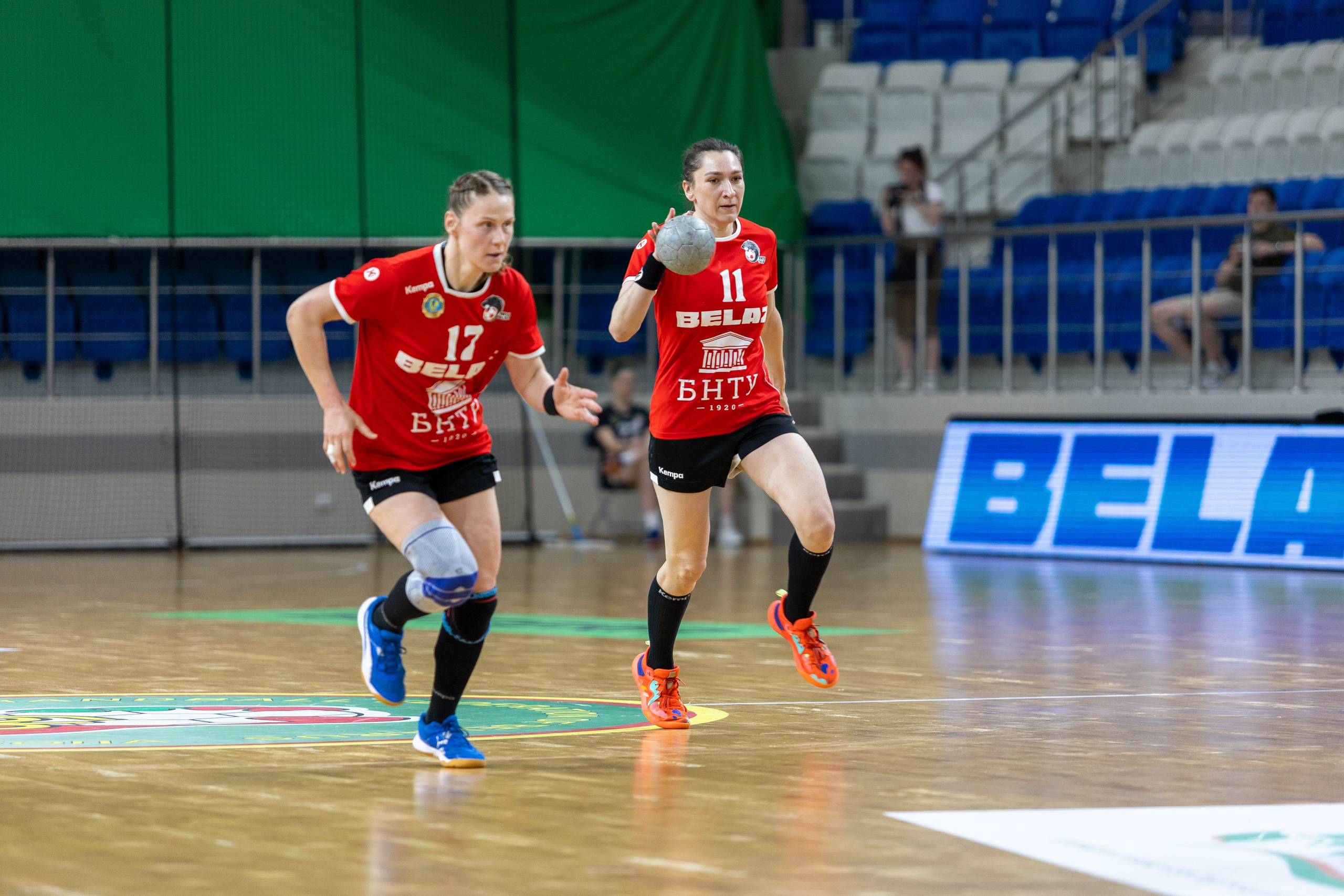 Гандбол. Финал. БНТУ — Гомель. 25.05.2024. Профессиональный интерьерный и репортажный фотограф Минск и РБ. Максим Орлов