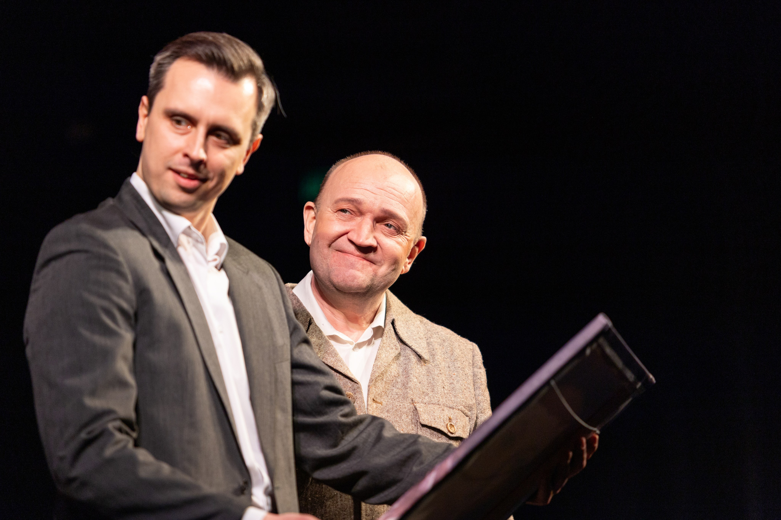 Новый театр «Плачу за любовь». Профессиональный интерьерный и репортажный фотограф Минск и РБ. Максим Орлов