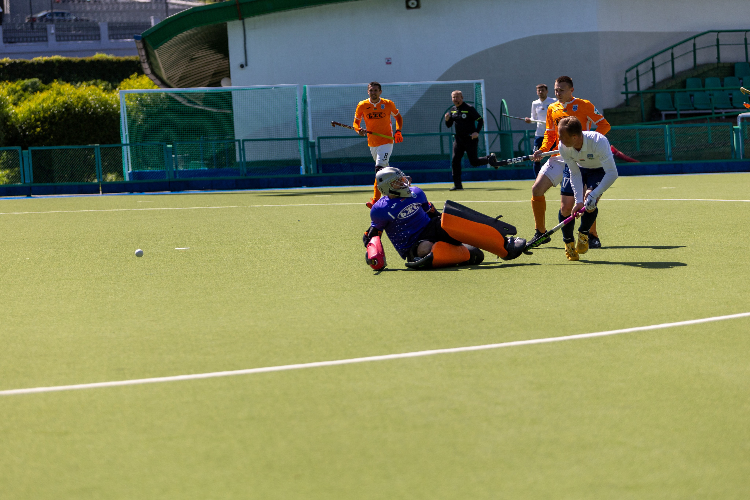 Хоккей на траве. ХК Минск — СК Строитель 12.05.2024. Профессиональный интерьерный и репортажный фотограф Минск и РБ. Максим Орлов