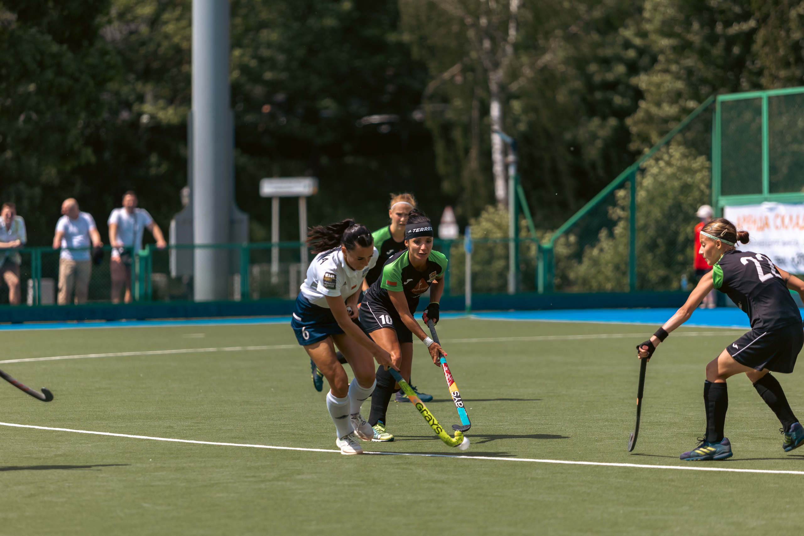 Хоккей на траве. Девушки. Минск — Текстильщик 29.052024. Профессиональный интерьерный и репортажный фотограф Минск и РБ. Максим Орлов