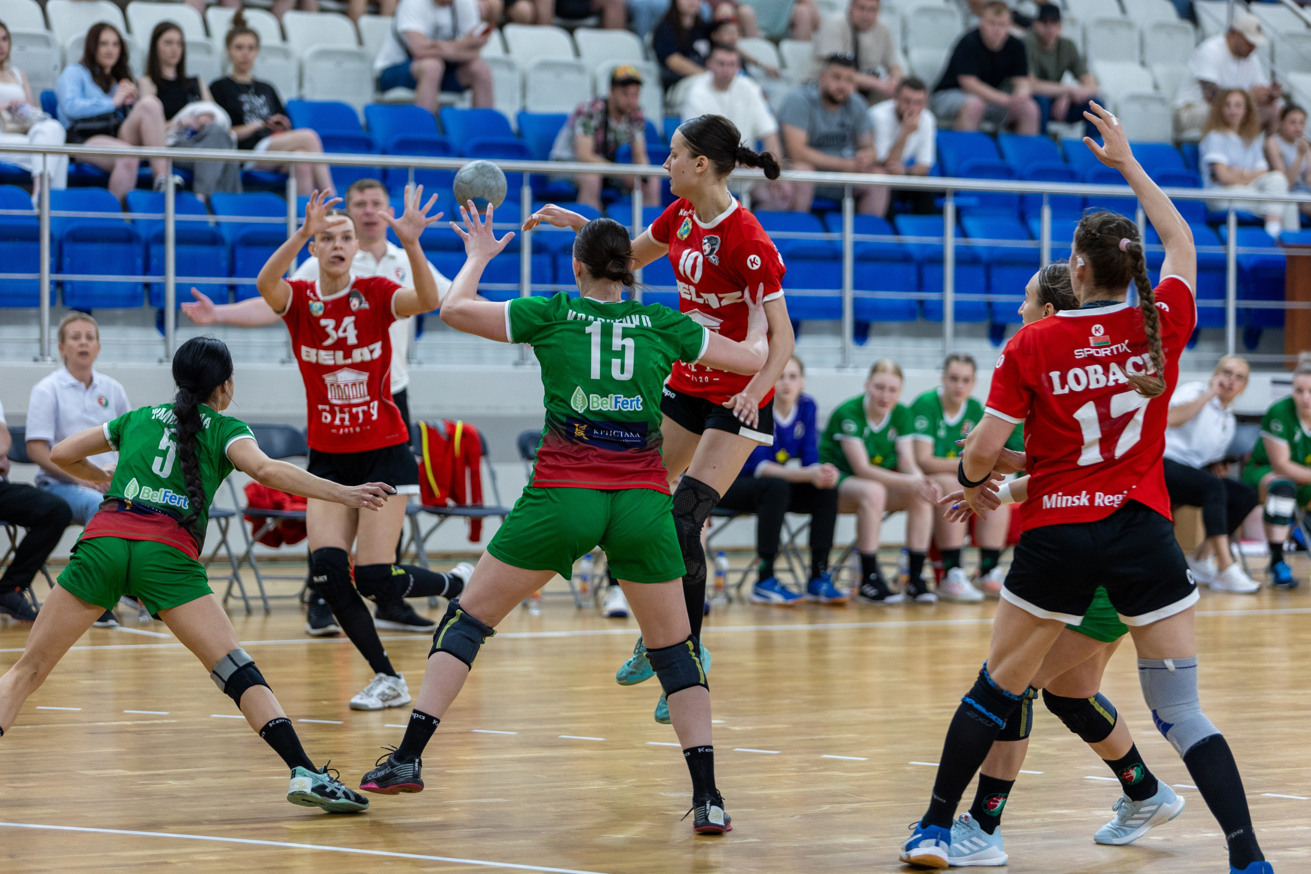 Гандбол. Финал. БНТУ — Гомель. 25.05.2024. Профессиональный интерьерный и репортажный фотограф Минск и РБ. Максим Орлов