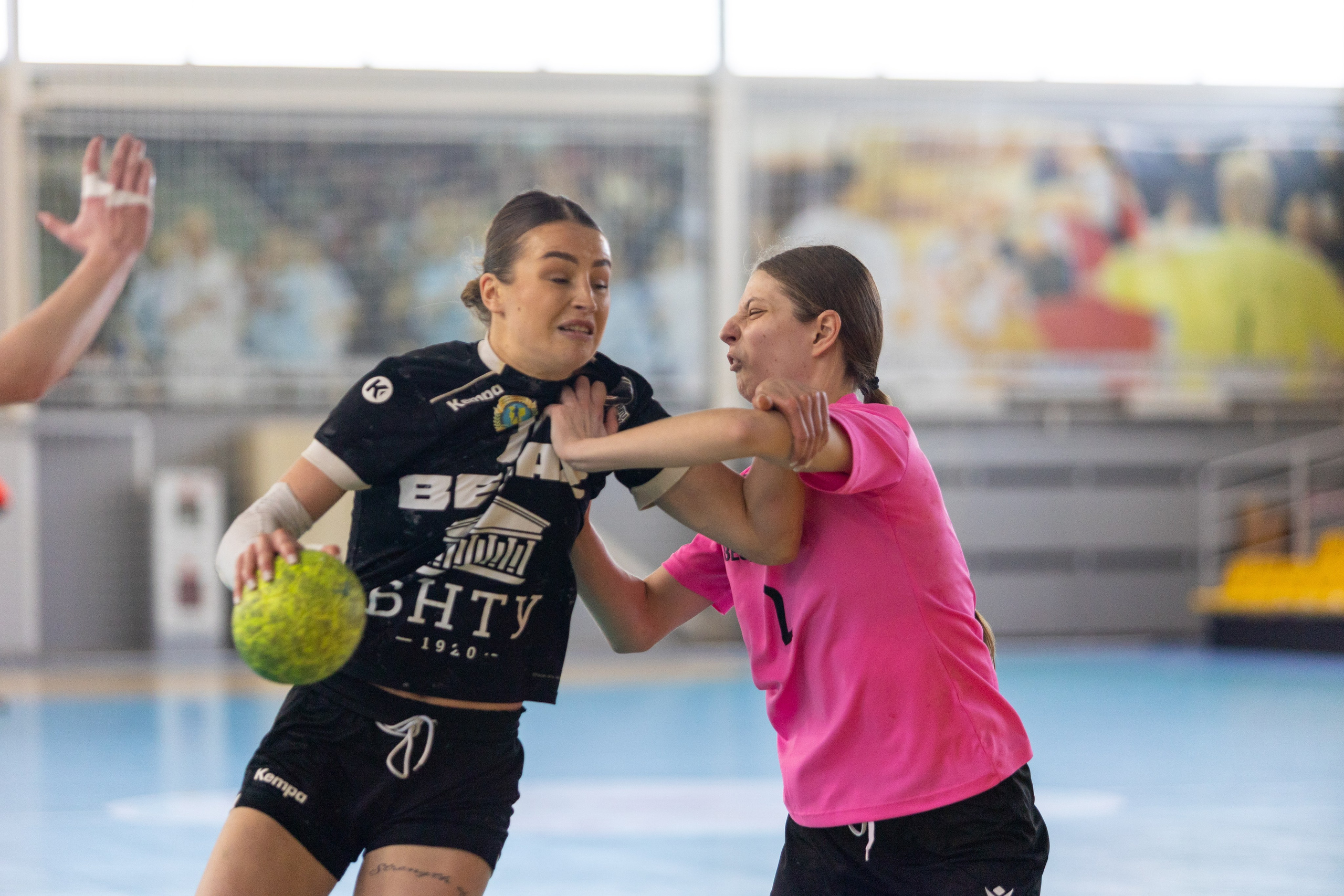 Женский гандбол. Лучшие кадры. БНТУ — Звезда. 08.02.2025. Профессиональный интерьерный и репортажный фотограф Минск и РБ. Максим Орлов