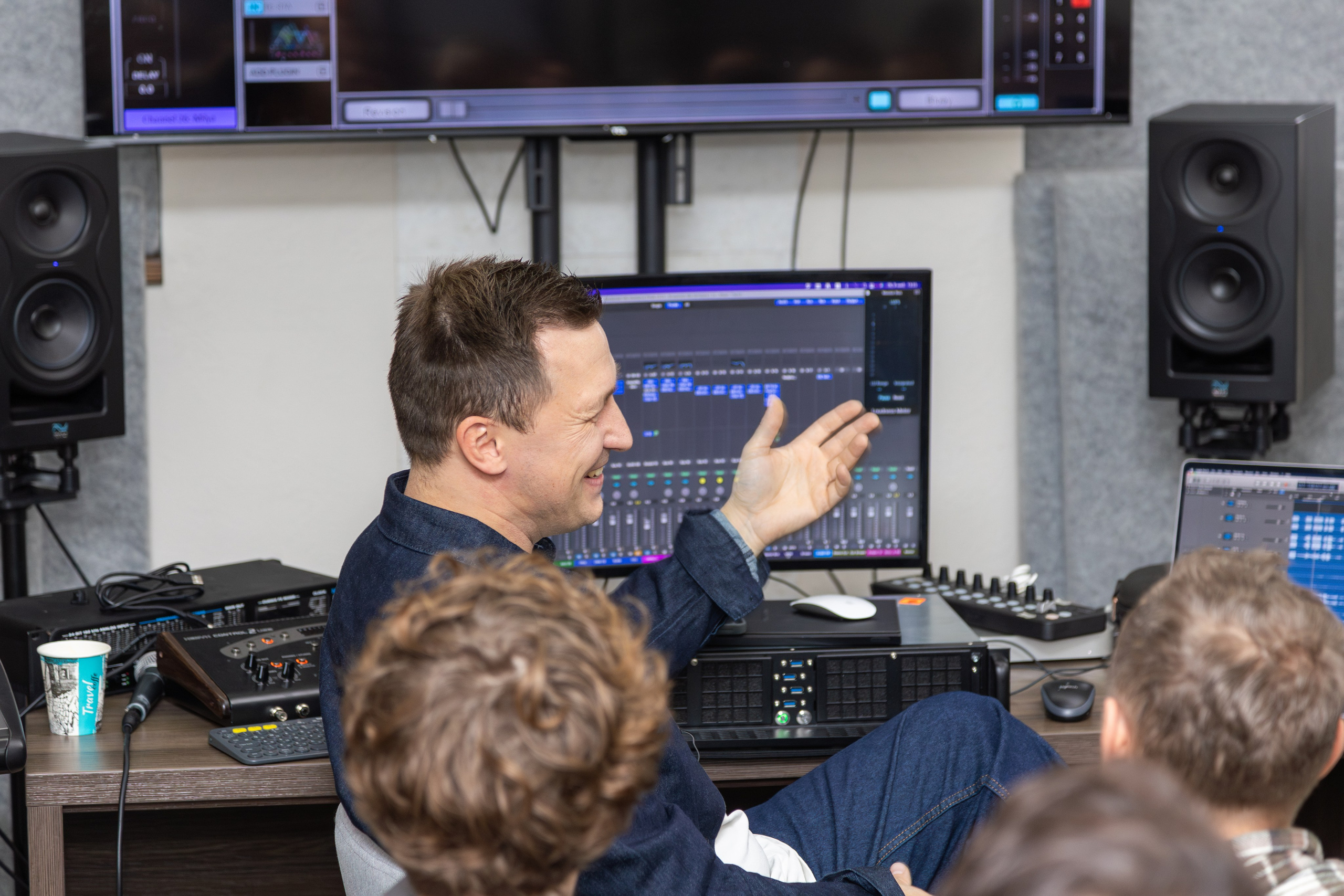 Конференция Medialive 2024. День третий. Профессиональный интерьерный и репортажный фотограф Минск и РБ. Максим Орлов