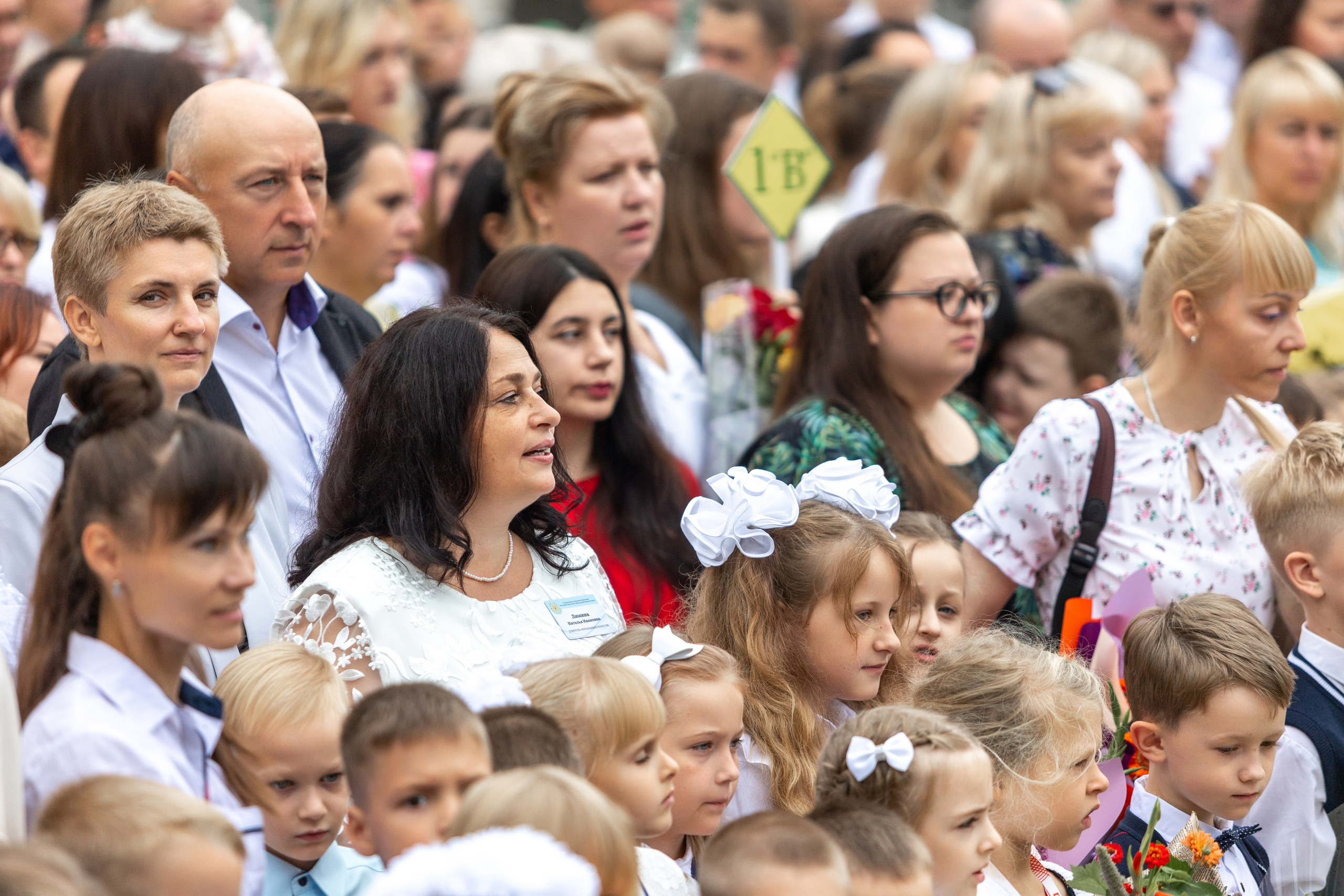 Линейка 1-го сентября. Профессиональный интерьерный и репортажный фотограф Минск и РБ. Максим Орлов
