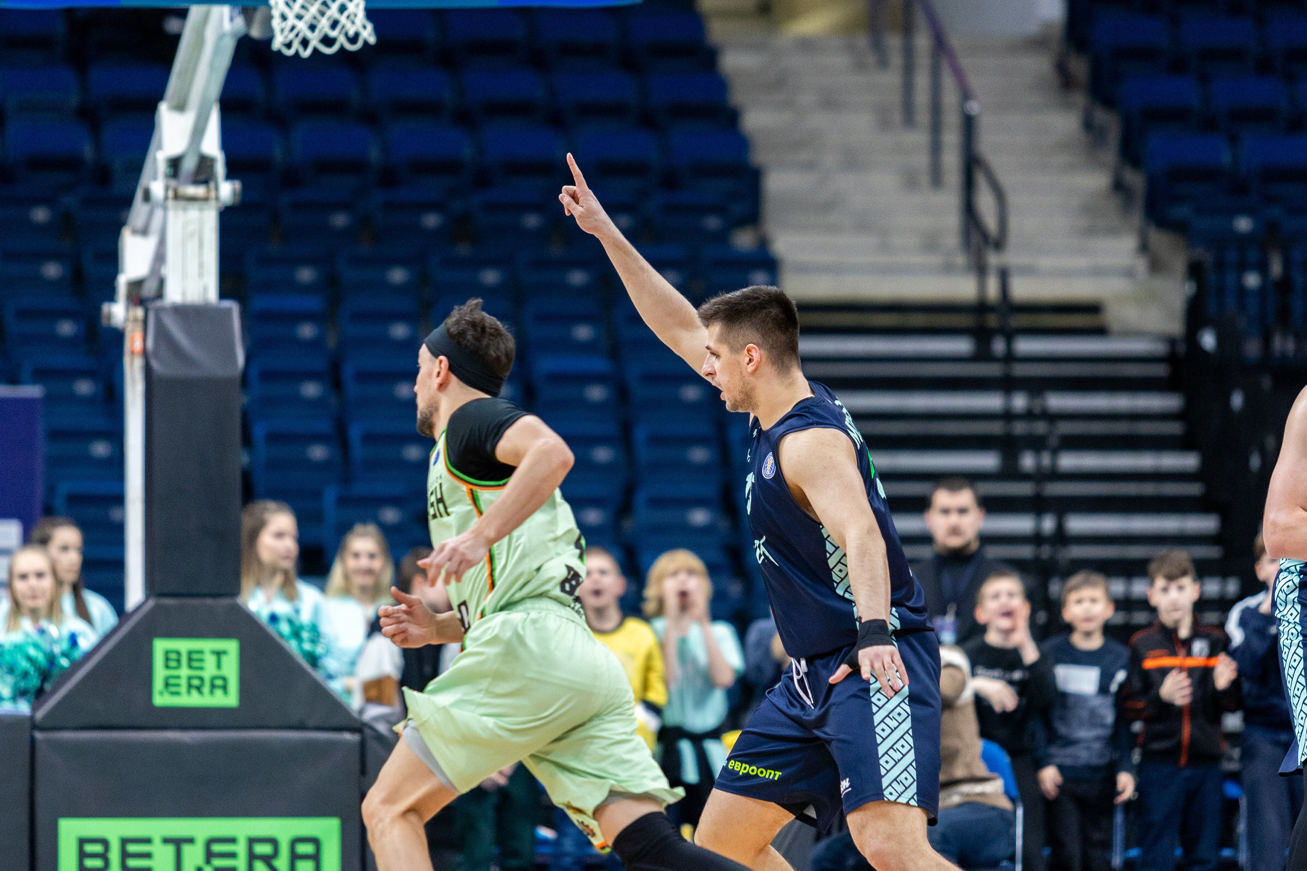 Баскетбол. Лучшие кадры. Минск — Уралмаш 13.02.2024. Профессиональный интерьерный и репортажный фотограф Минск и РБ. Максим Орлов