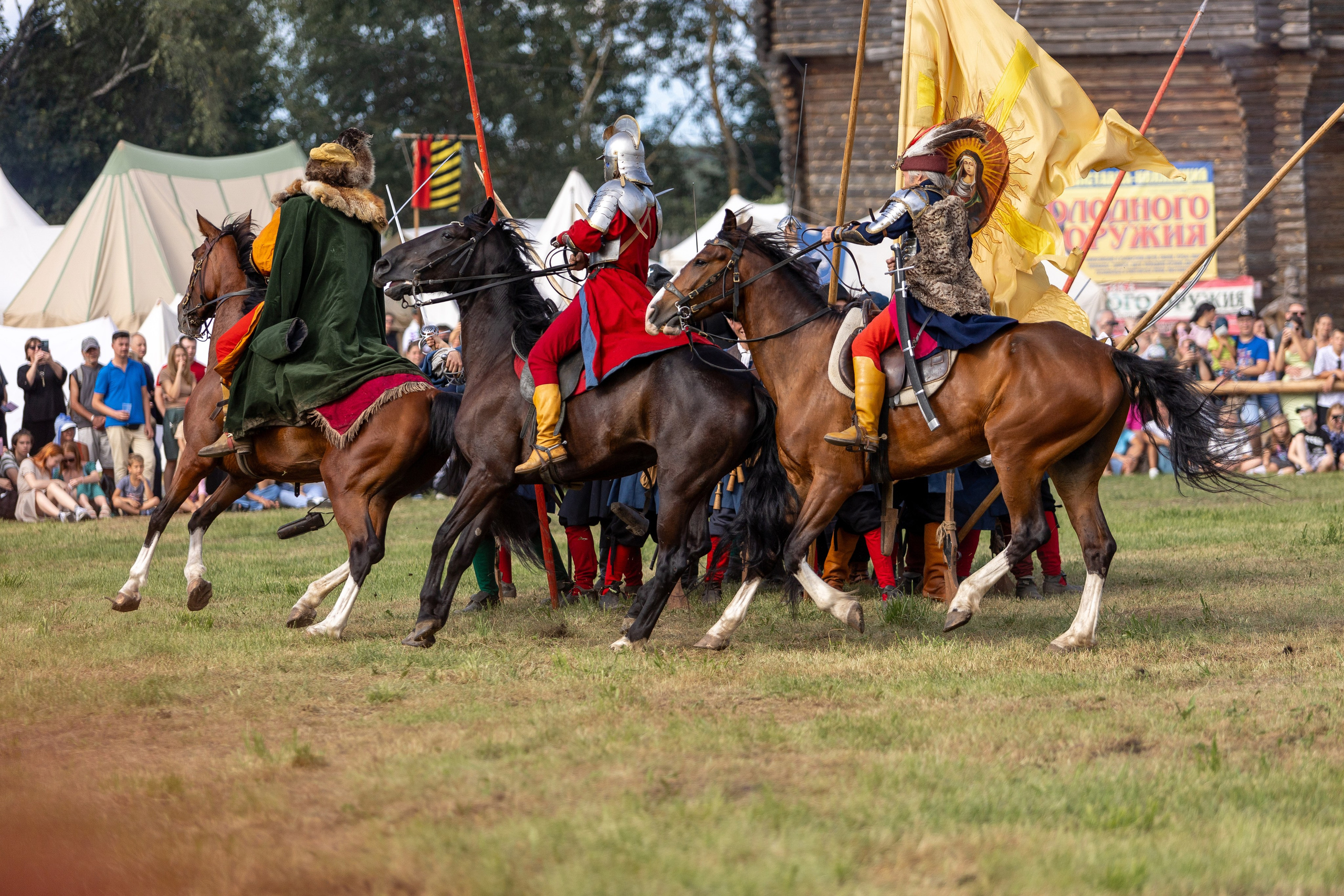 Рыцарский фест. Мстиславль. Профессиональный интерьерный и репортажный фотограф Минск и РБ. Максим Орлов