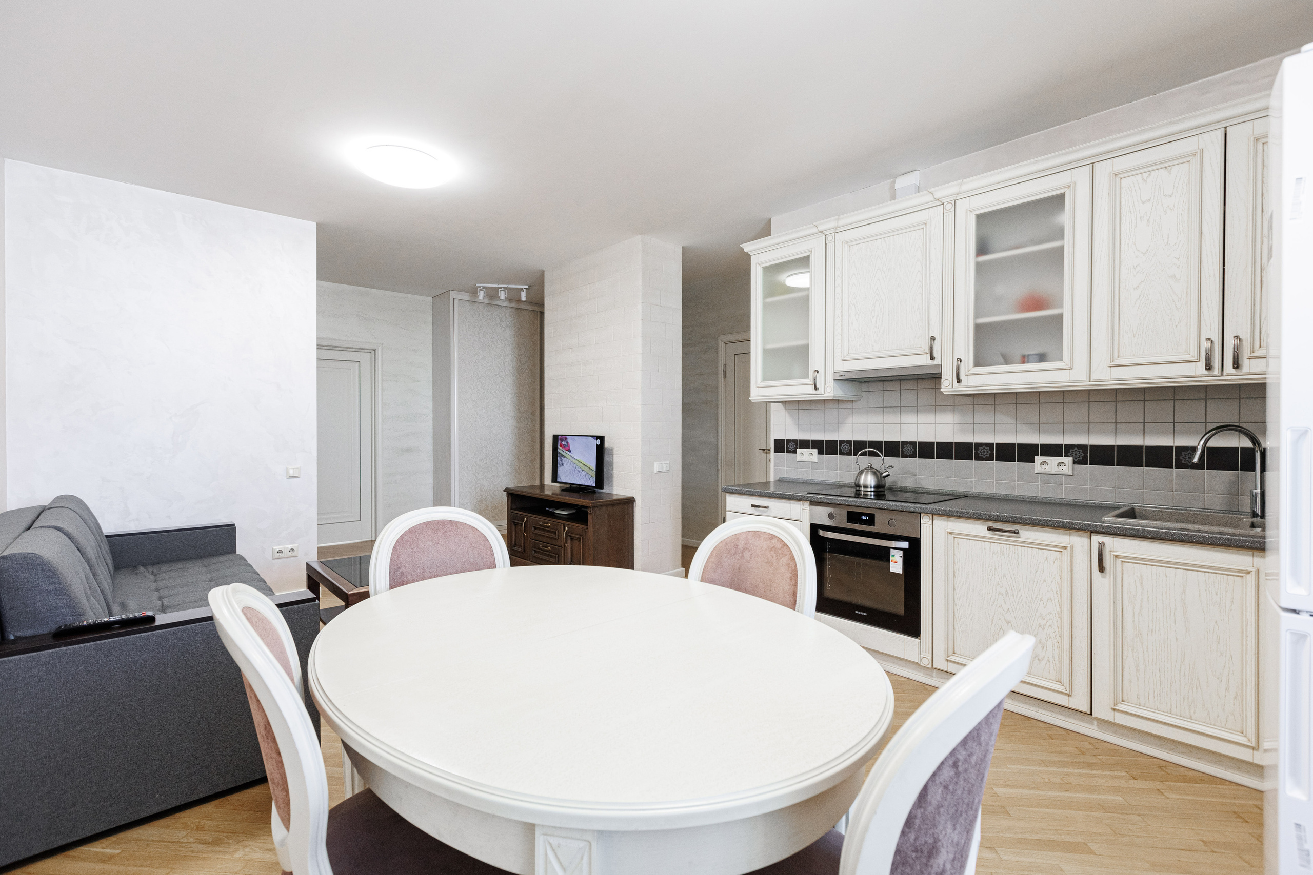 На Неманской. Профессиональный интерьерный и репортажный фотограф Минск и РБ. Максим Орлов