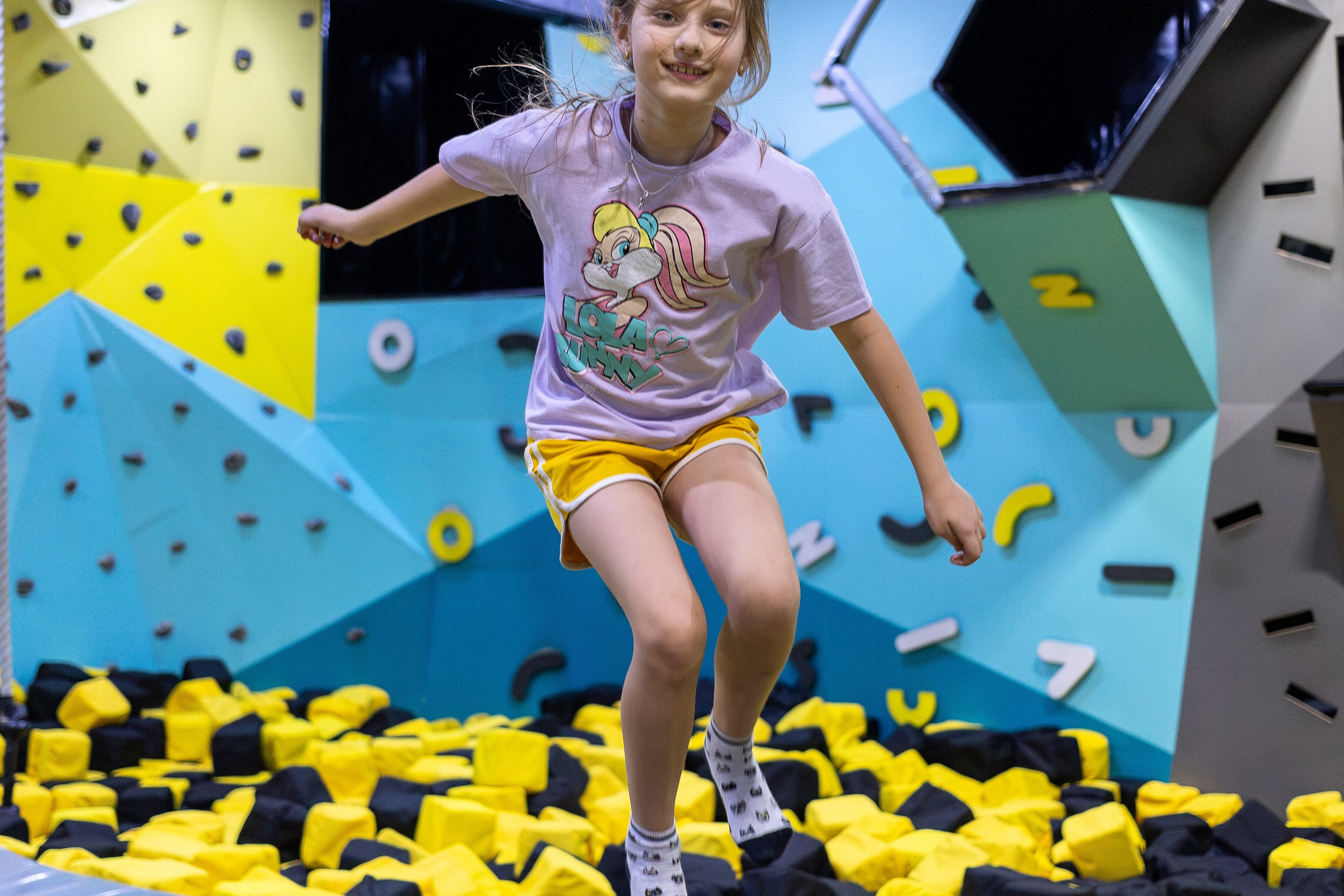 ДР Влада (батутная арена). Профессиональный интерьерный и репортажный фотограф Минск и РБ. Максим Орлов