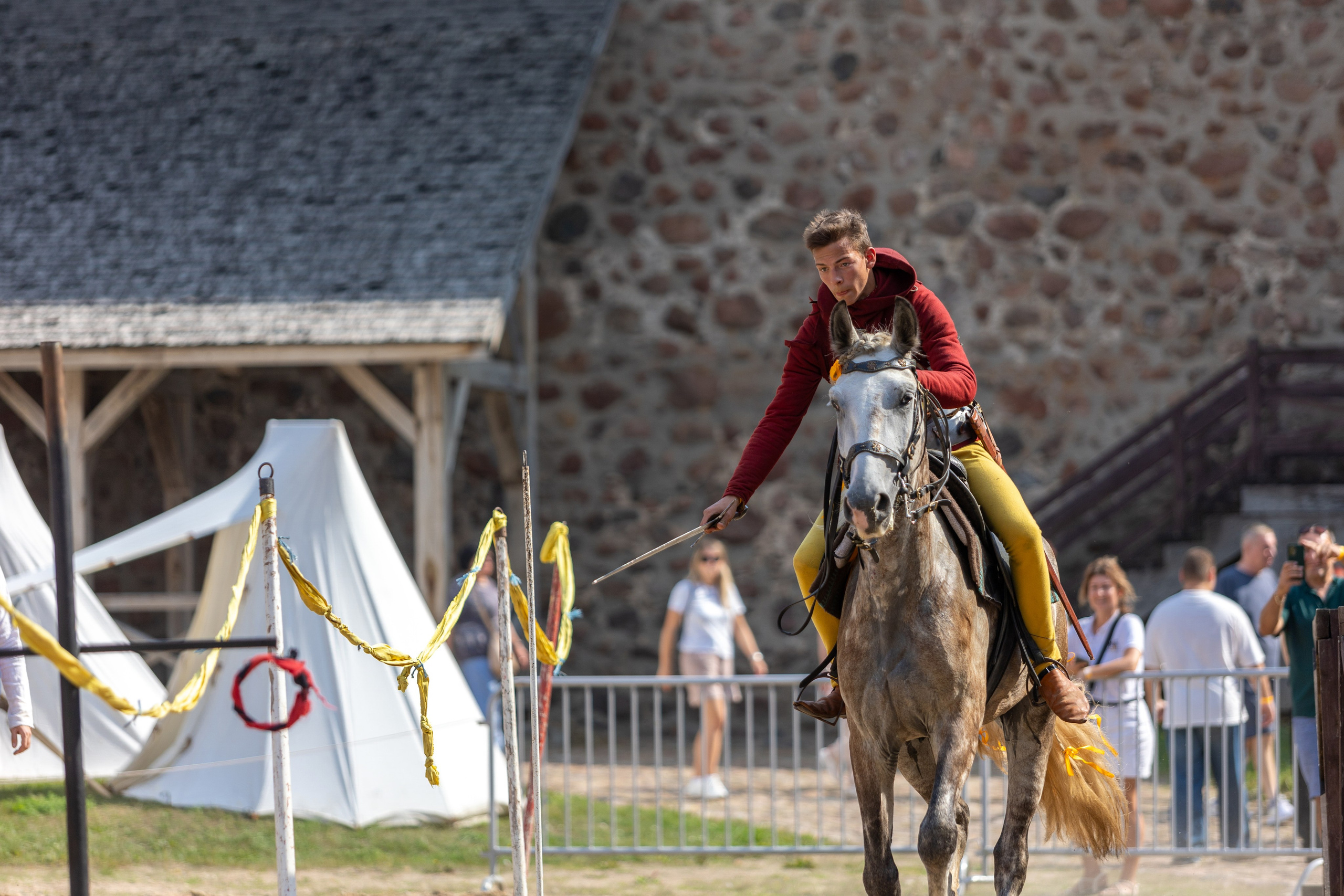 Выступление «Золотой шпоры» на празднике города Лиды. Профессиональный интерьерный и репортажный фотограф Минск и РБ. Максим Орлов