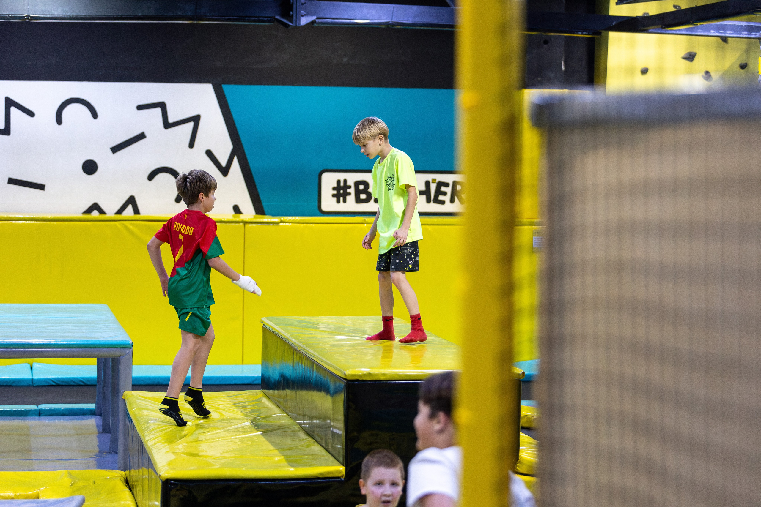 ДР Влада (батутная арена). Профессиональный интерьерный и репортажный фотограф Минск и РБ. Максим Орлов