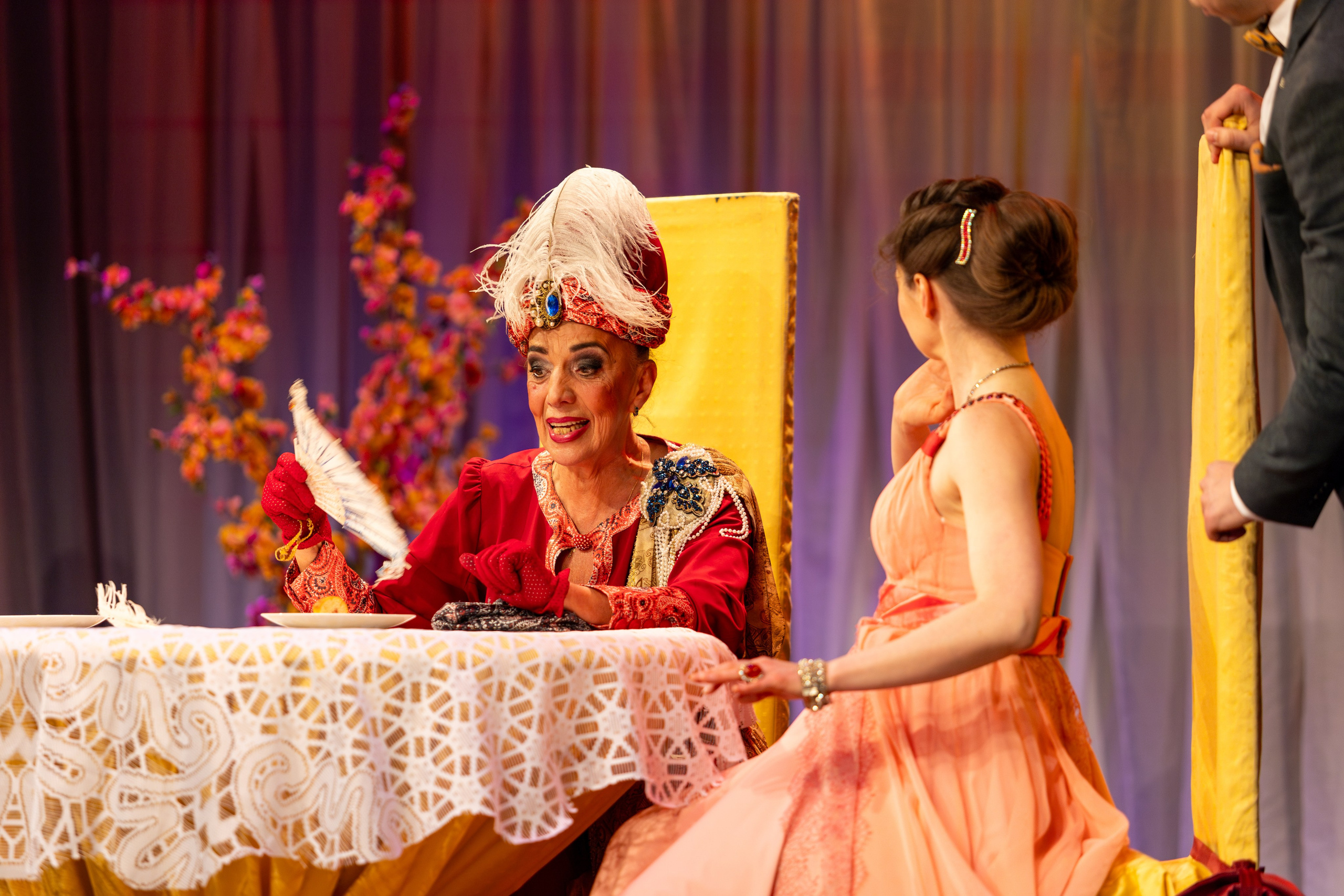 Новый театр «Как важно быть серьезным». Профессиональный интерьерный и репортажный фотограф Минск и РБ. Максим Орлов