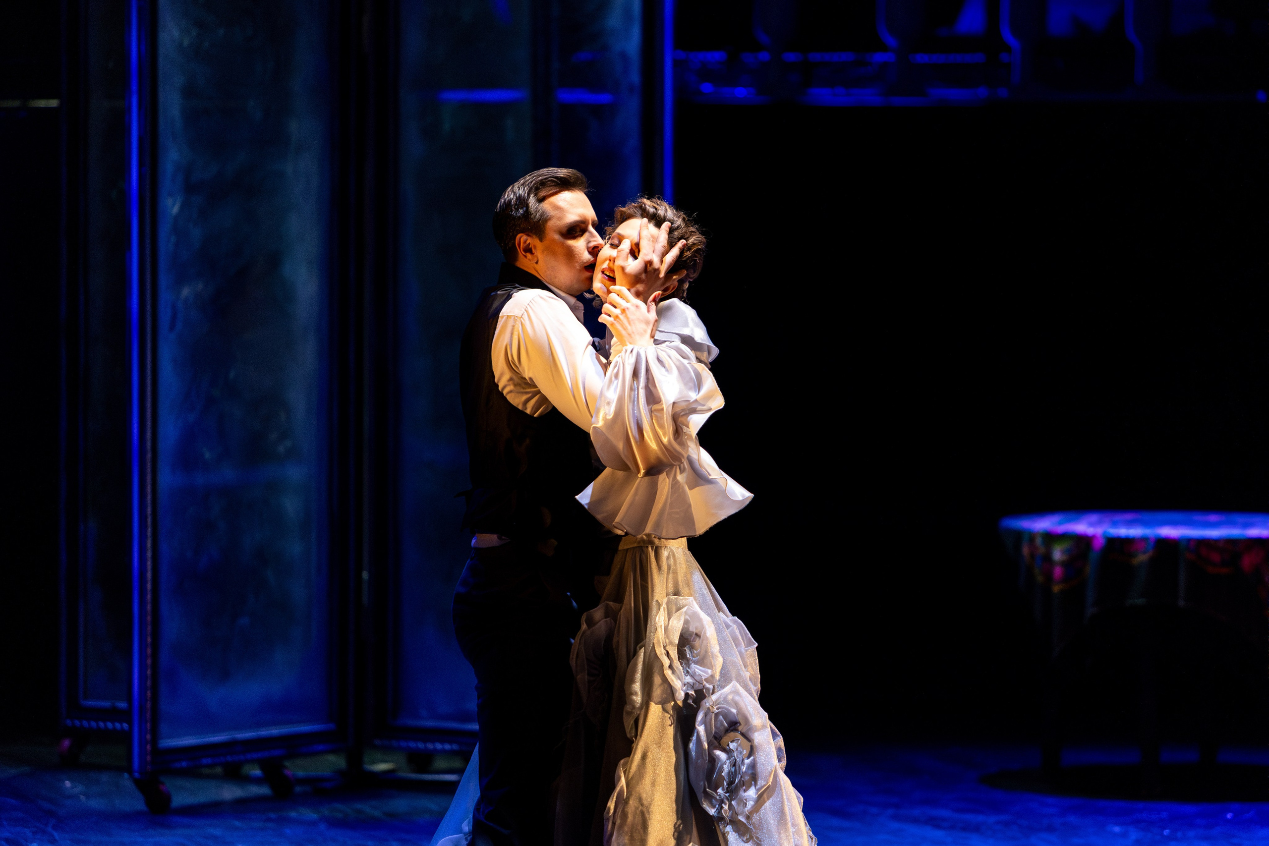 Новый театр «Я вещь». Профессиональный интерьерный и репортажный фотограф Минск и РБ. Максим Орлов